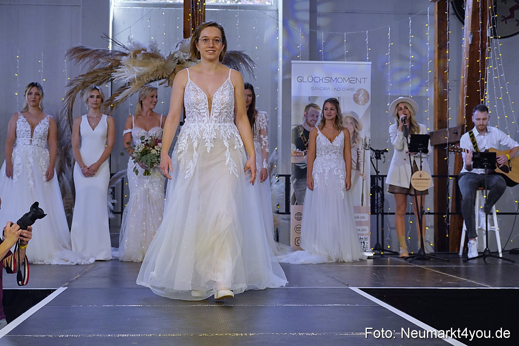 Neumarkt liebt Modenschau 2023 0043