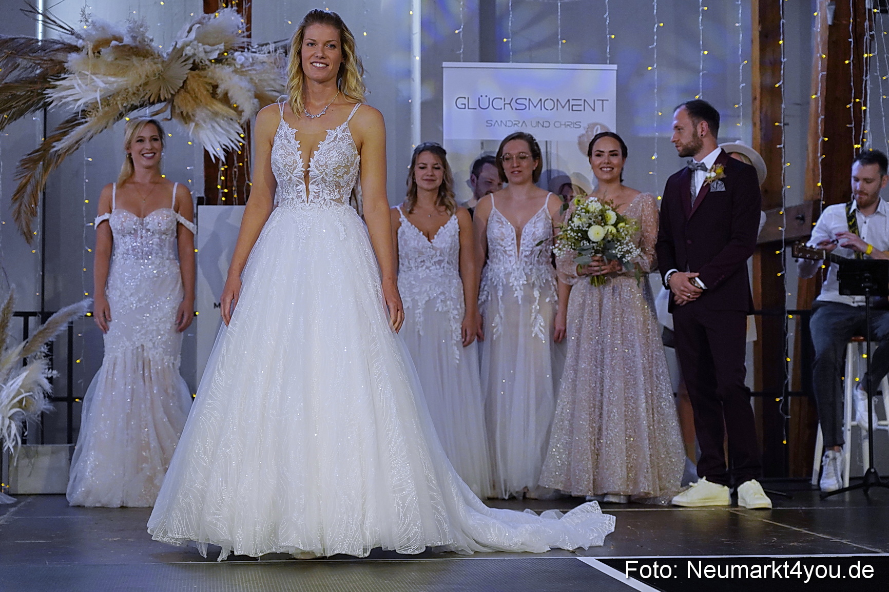 Neumarkt liebt Modenschau 2023 0046