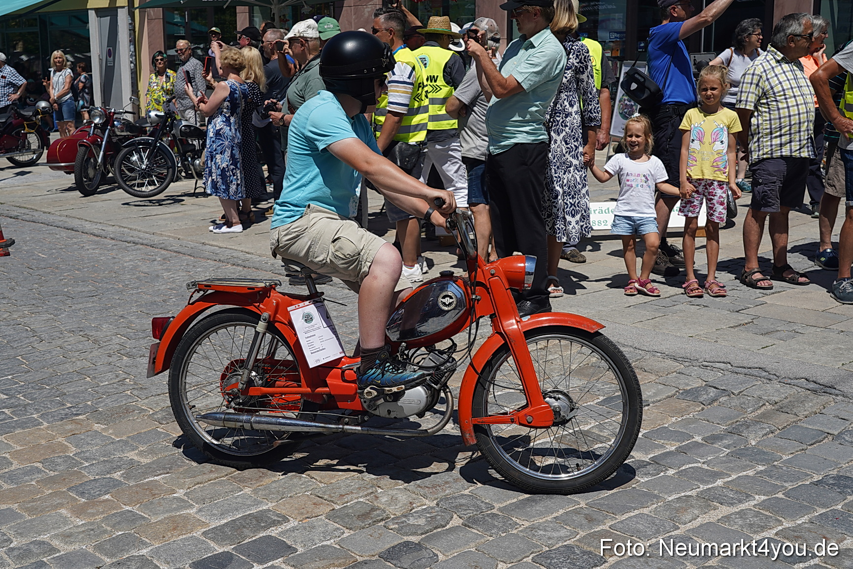 Oldtimertreffen Neumarkt Start der Ausfahrt 2023 0010