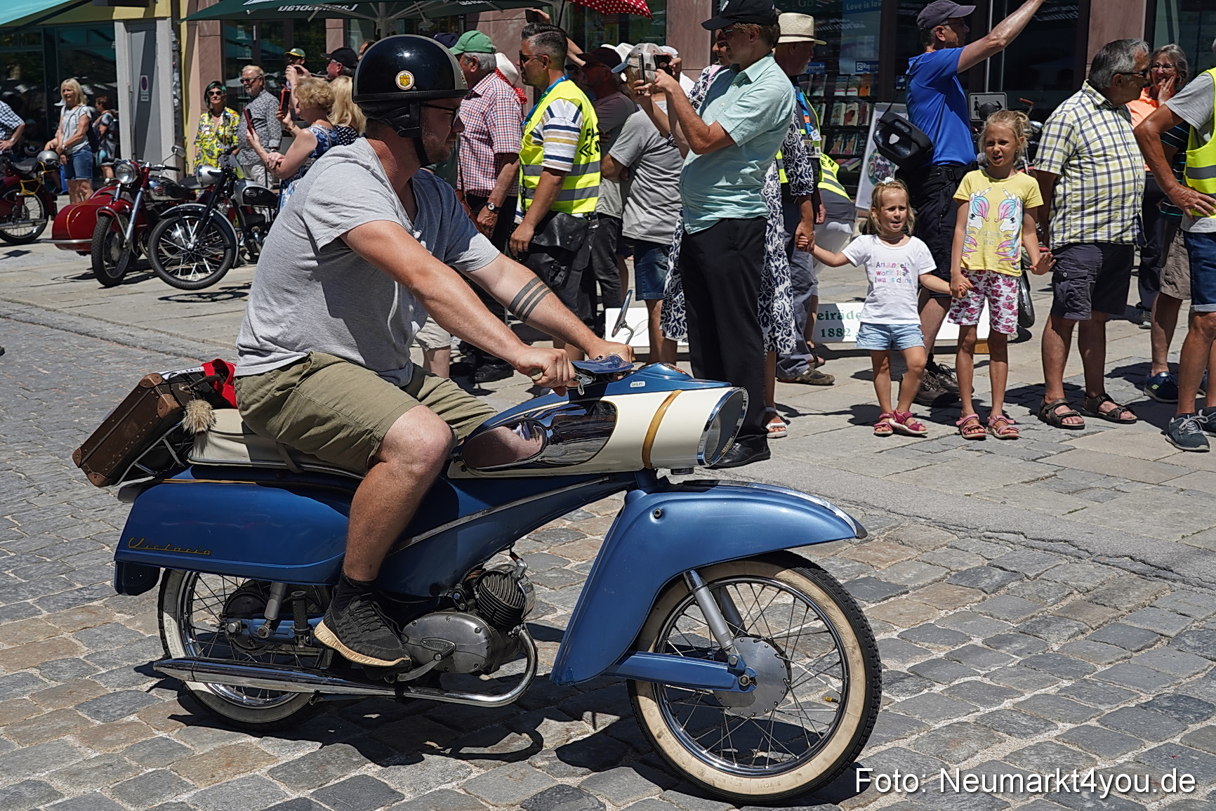 Oldtimertreffen Neumarkt Start der Ausfahrt 2023 0011