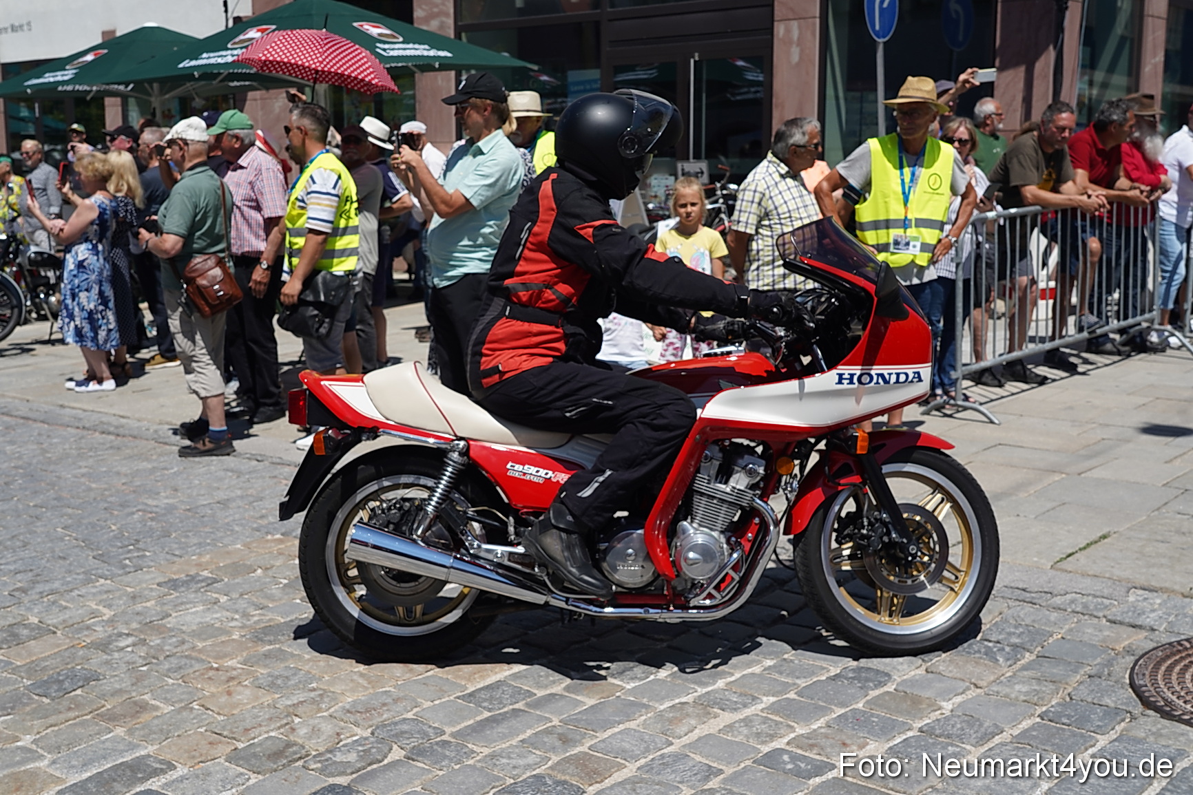 Oldtimertreffen Neumarkt Start der Ausfahrt 2023 0013
