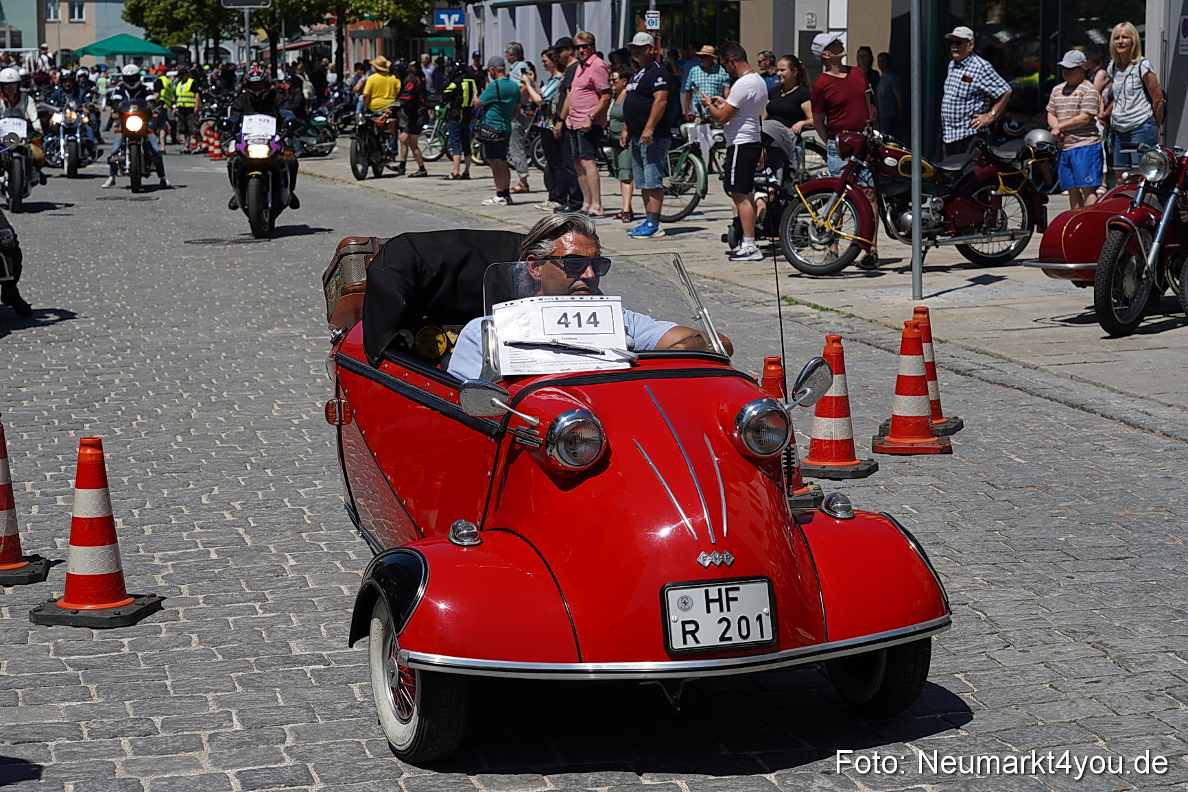 Oldtimertreffen Neumarkt Start der Ausfahrt 2023 0016