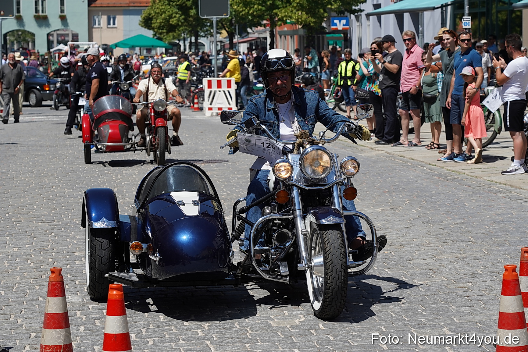 Oldtimertreffen Neumarkt Start der Ausfahrt 2023 0018