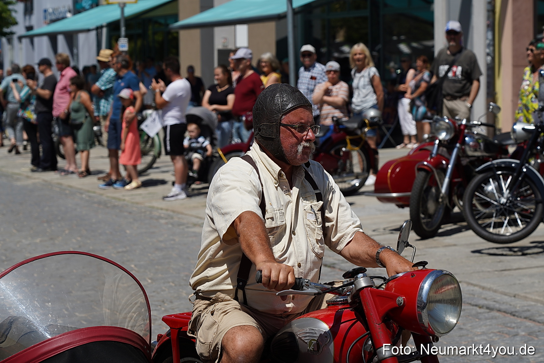Oldtimertreffen Neumarkt Start der Ausfahrt 2023 0020