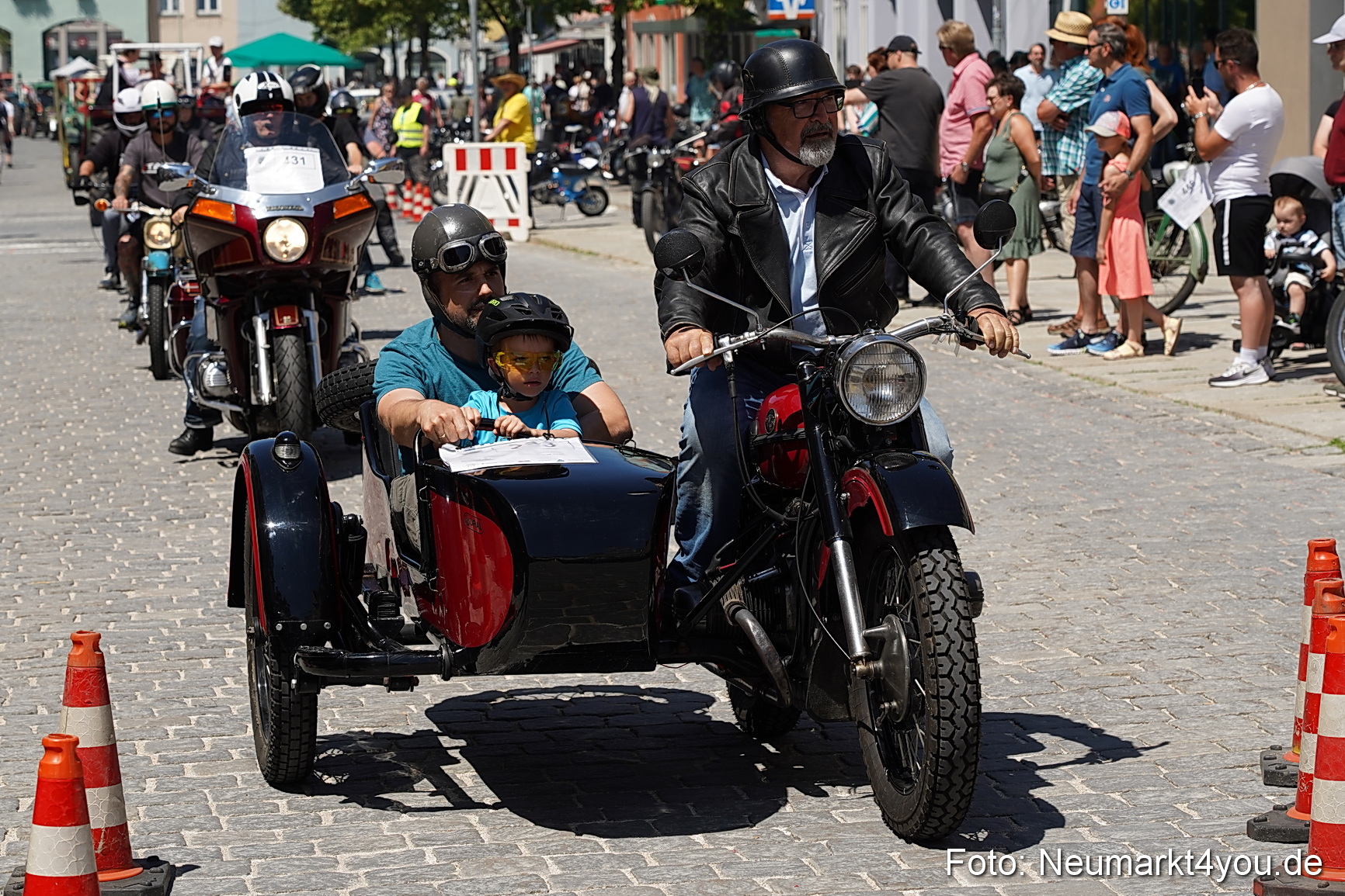 Oldtimertreffen Neumarkt Start der Ausfahrt 2023 0021