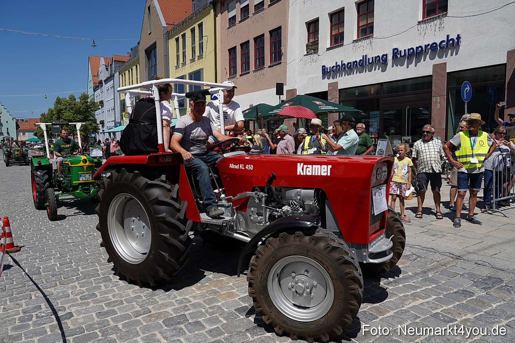 Oldtimertreffen Neumarkt Start der Ausfahrt 2023 0024