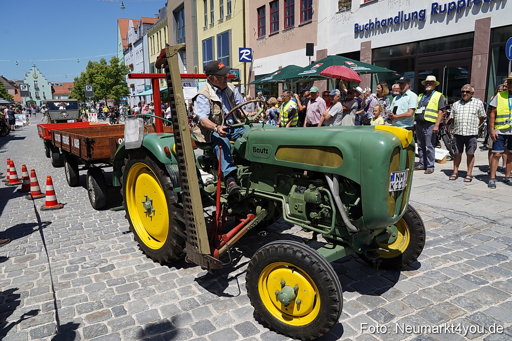 Oldtimertreffen Neumarkt Start der Ausfahrt 2023 0026