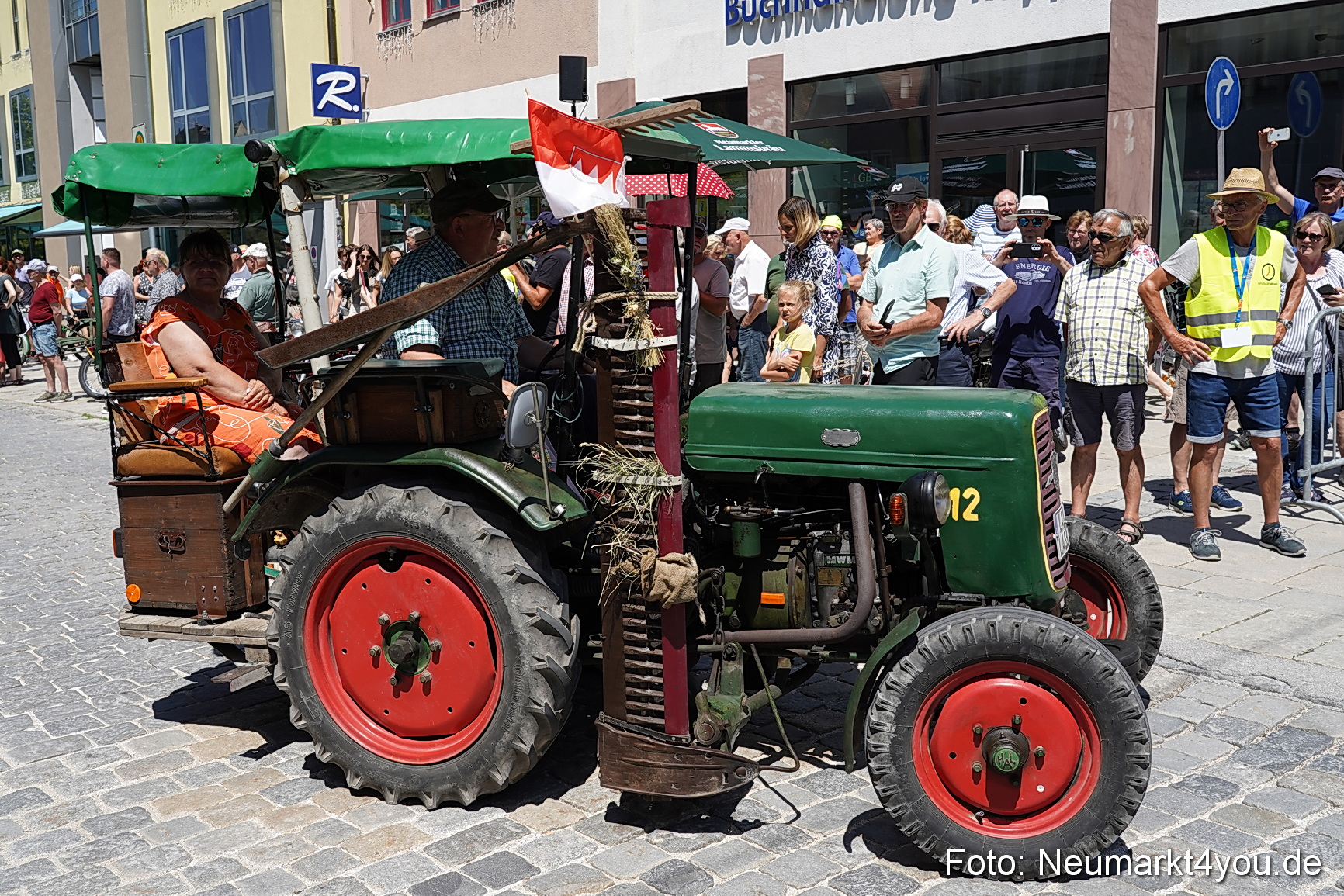 Oldtimertreffen Neumarkt Start der Ausfahrt 2023 0037