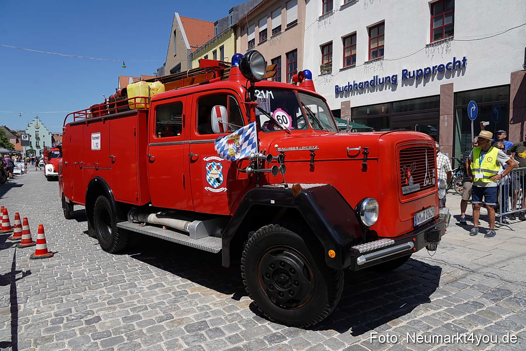 Oldtimertreffen Neumarkt Start der Ausfahrt 2023 0043
