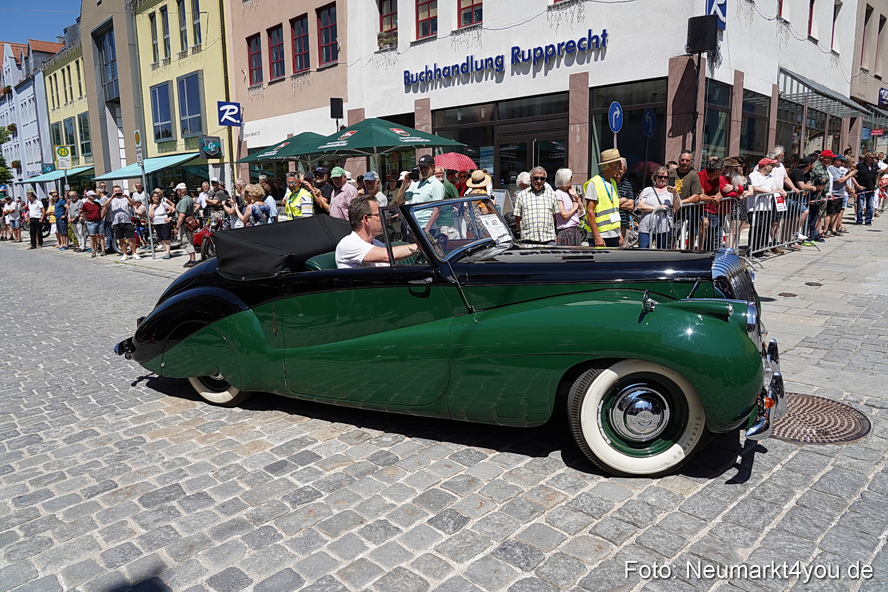Oldtimertreffen Neumarkt Start der Ausfahrt 2023 0046