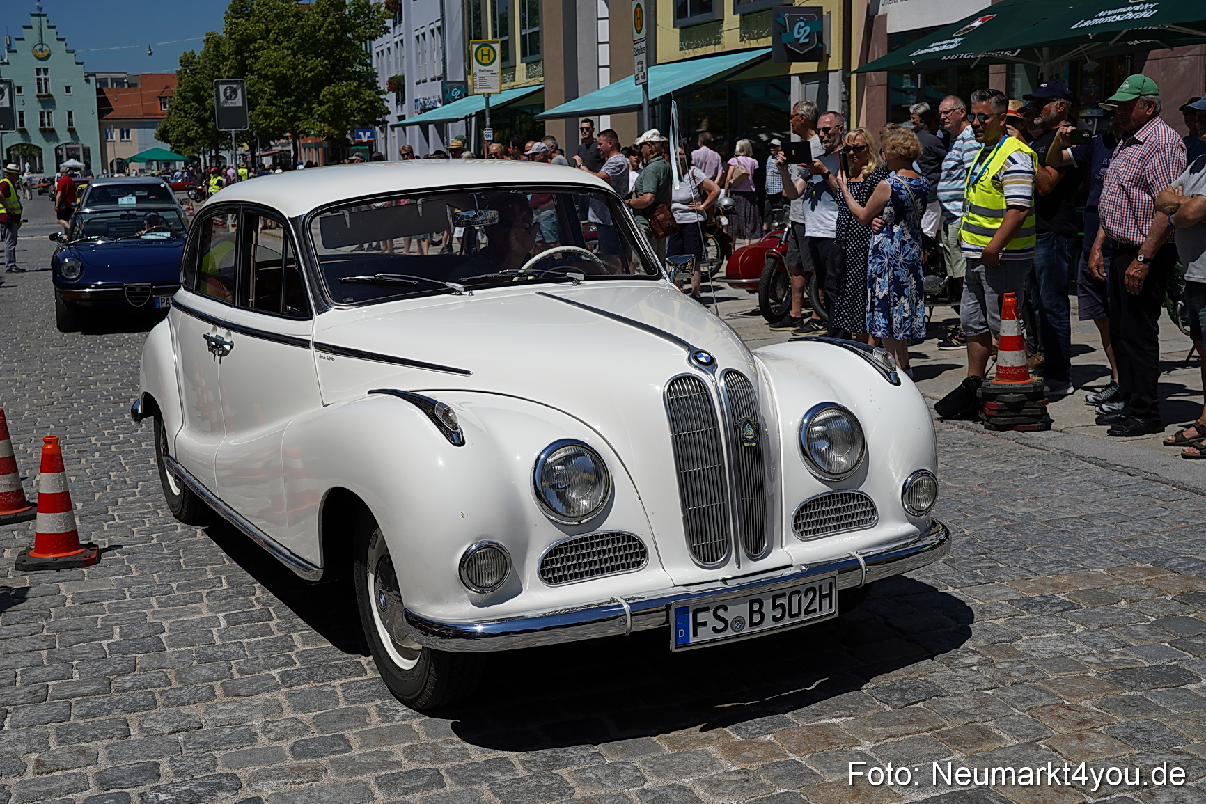 Oldtimertreffen Neumarkt Start der Ausfahrt 2023 0059