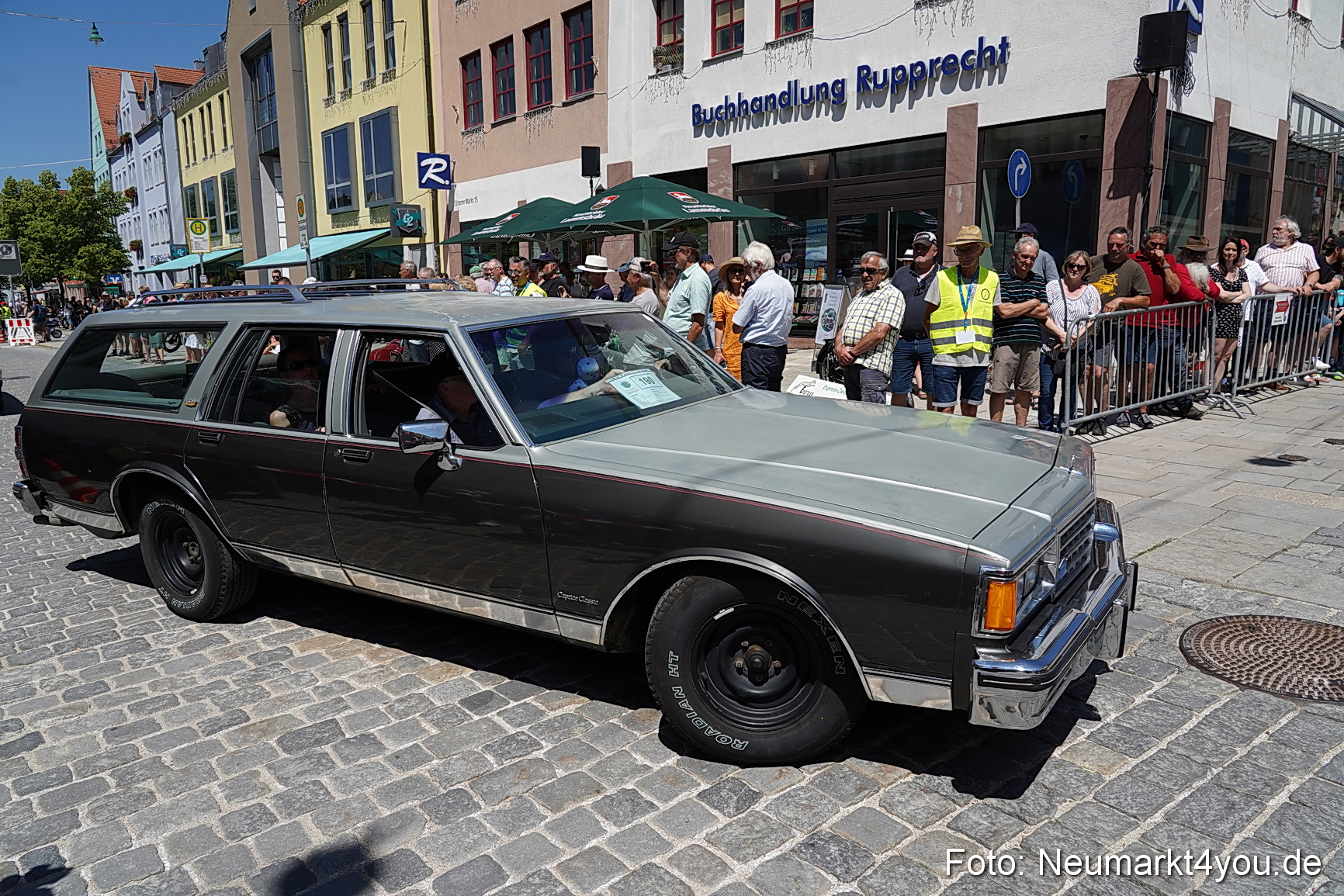 Oldtimertreffen Neumarkt Start der Ausfahrt 2023 0060