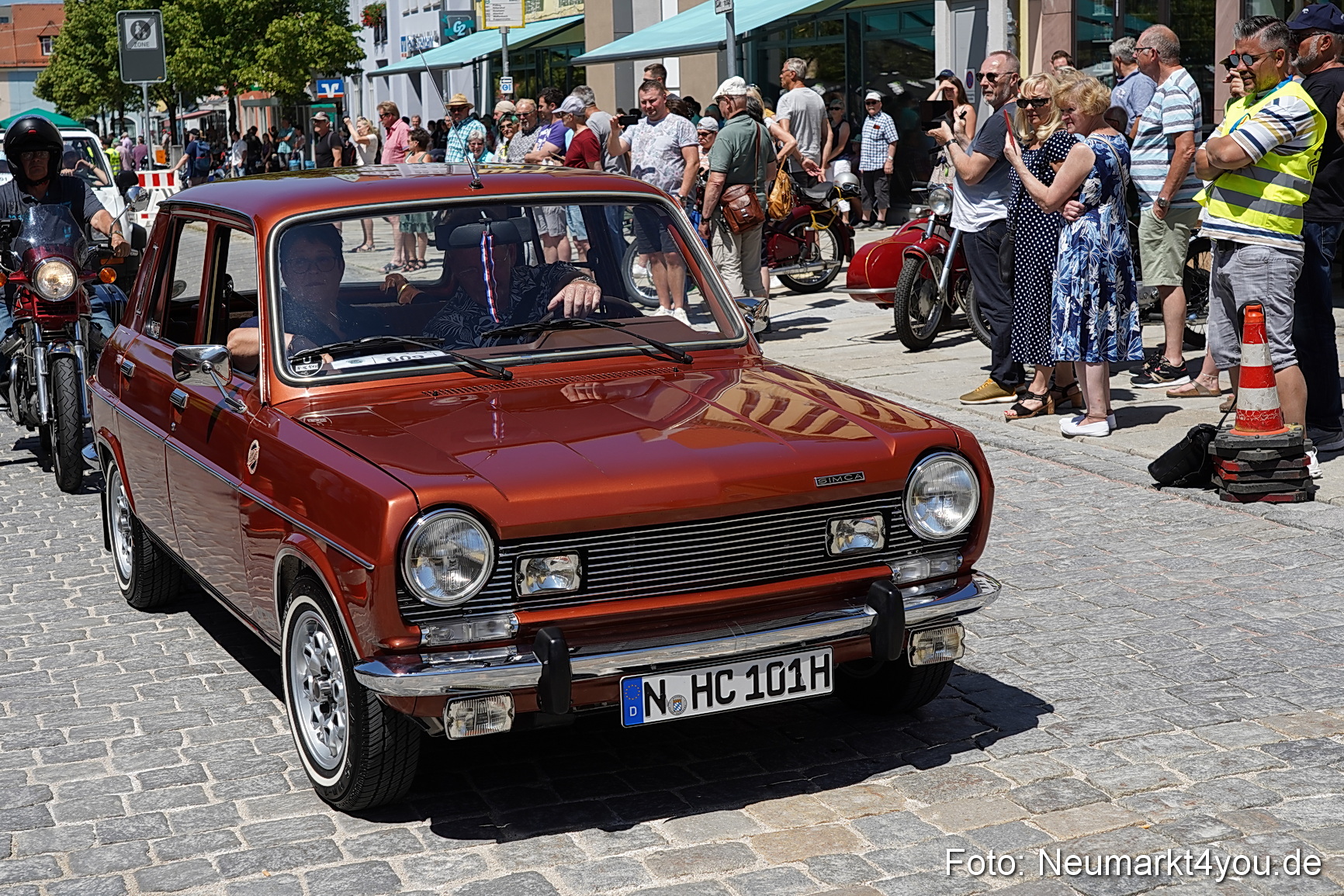 Oldtimertreffen Neumarkt Start der Ausfahrt 2023 0063
