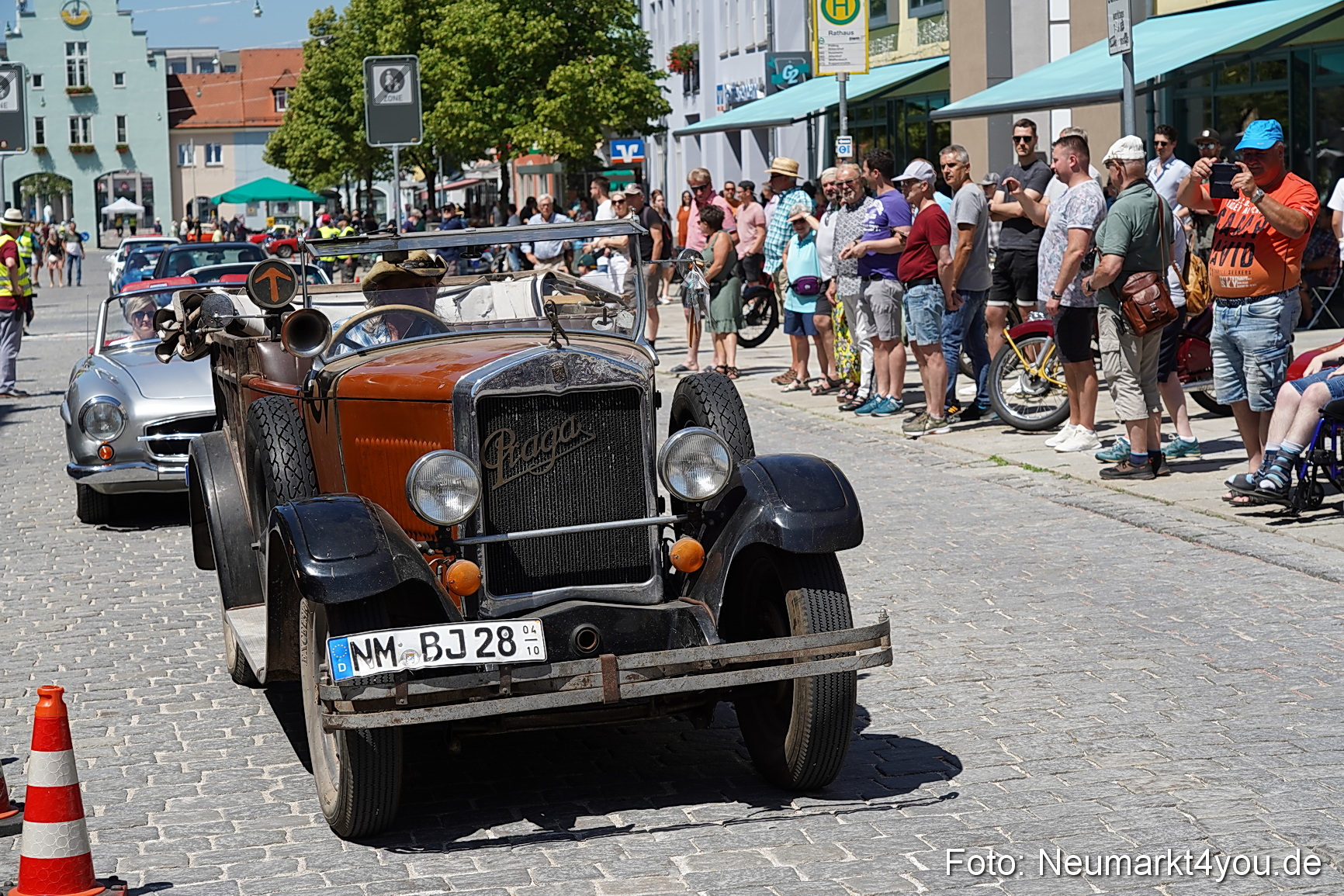 Oldtimertreffen Neumarkt Start der Ausfahrt 2023 0066