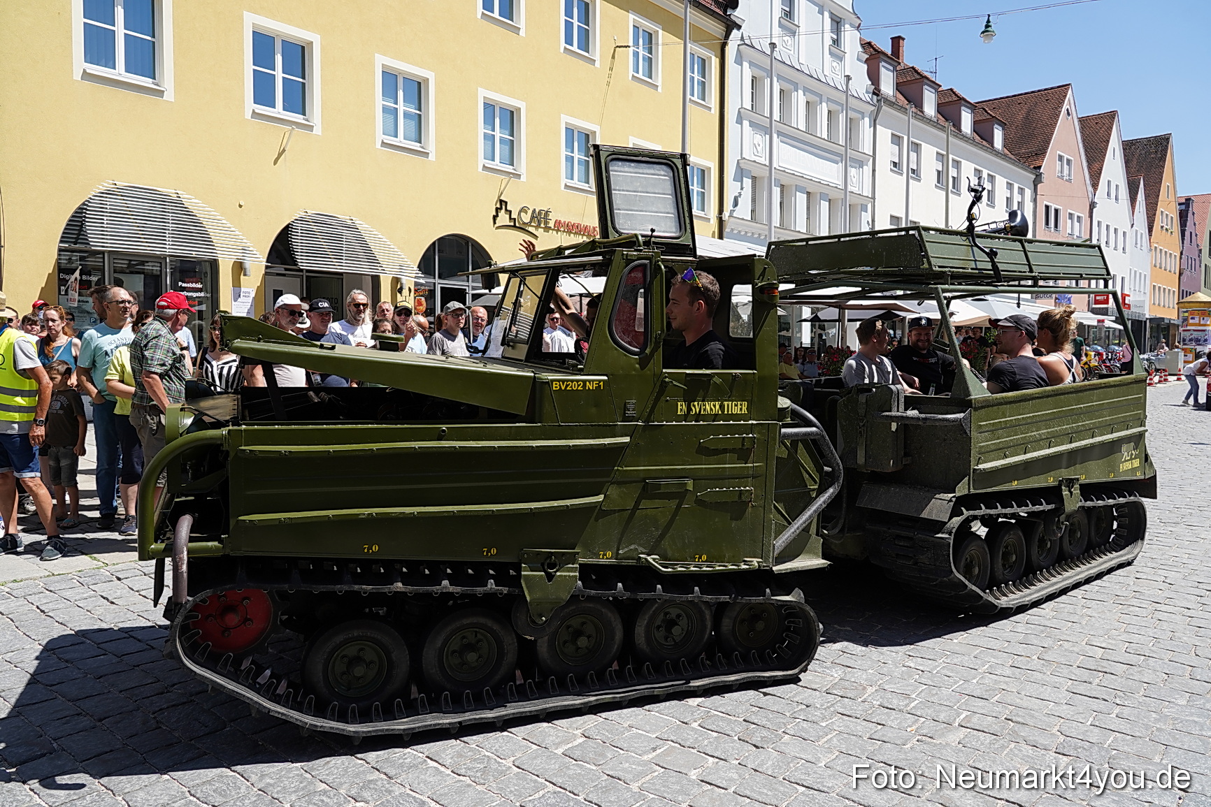 Oldtimertreffen Neumarkt Start der Ausfahrt 2023 0073