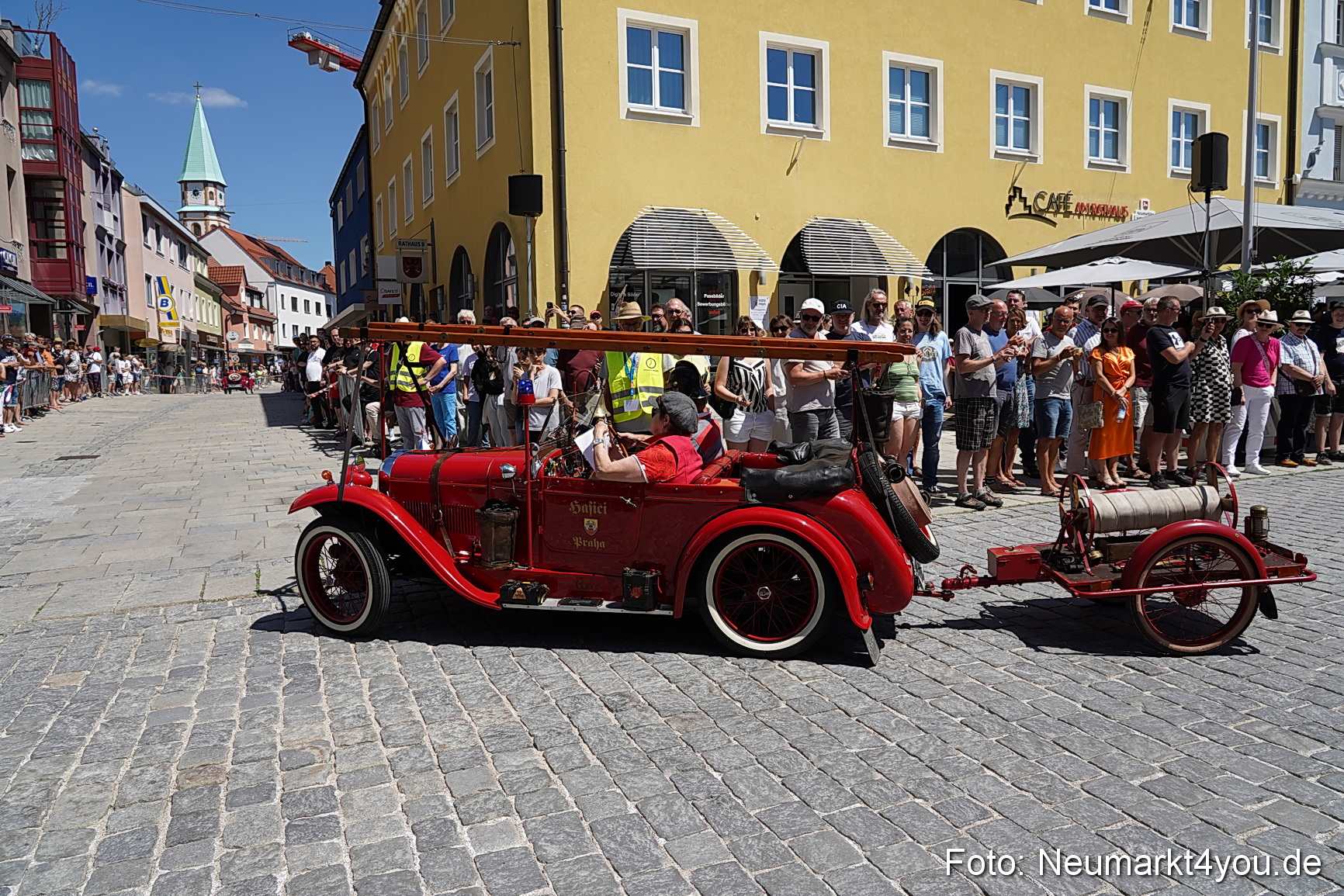 Oldtimertreffen Neumarkt Start der Ausfahrt 2023 0080