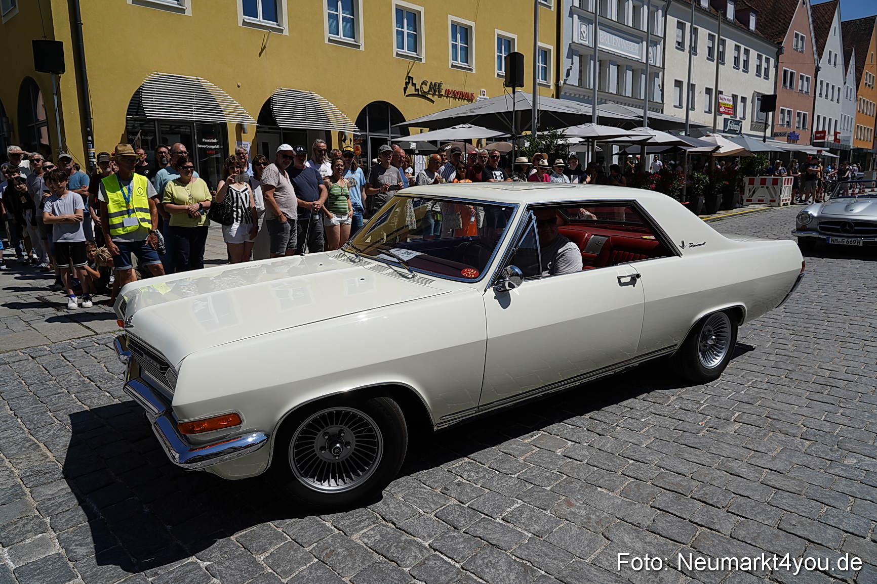 Oldtimertreffen Neumarkt Start der Ausfahrt 2023 0082