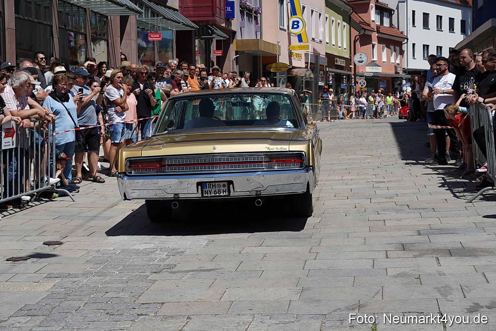 Oldtimertreffen Neumarkt Start der Ausfahrt 2023 0098