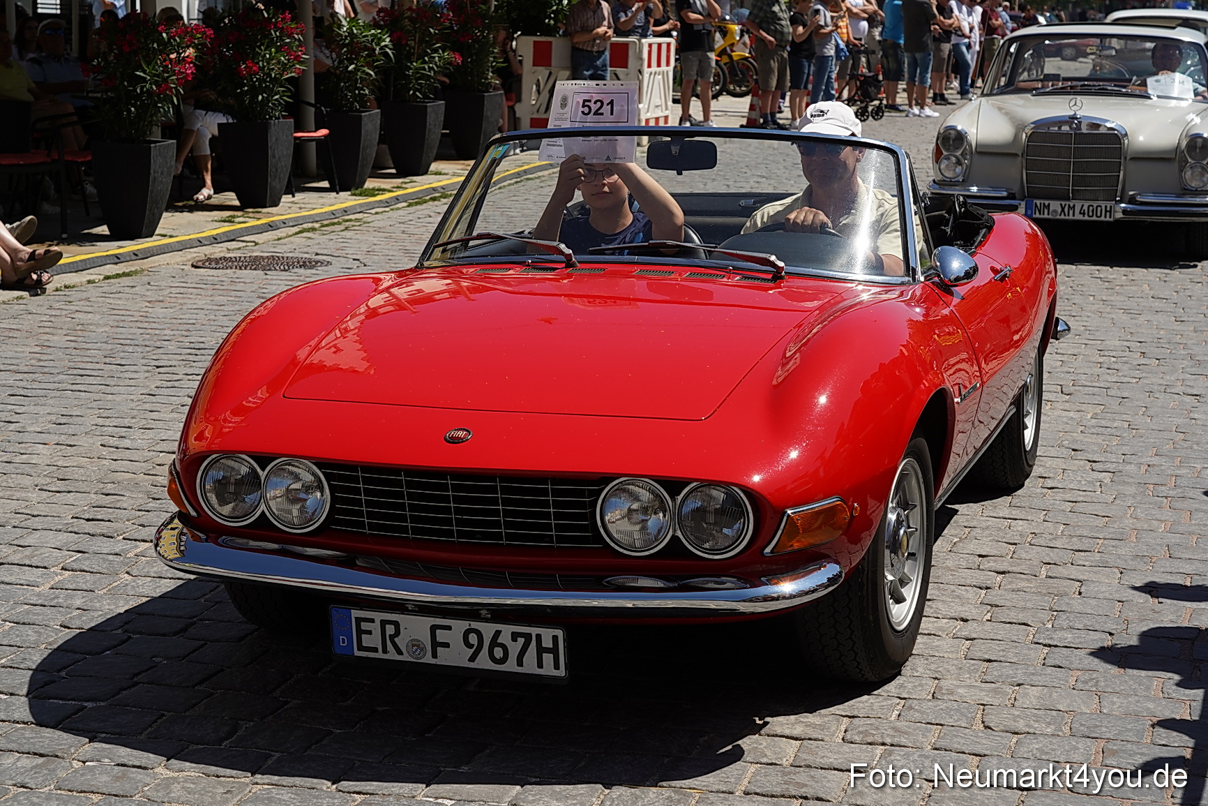 Oldtimertreffen Neumarkt Start der Ausfahrt 2023 0118