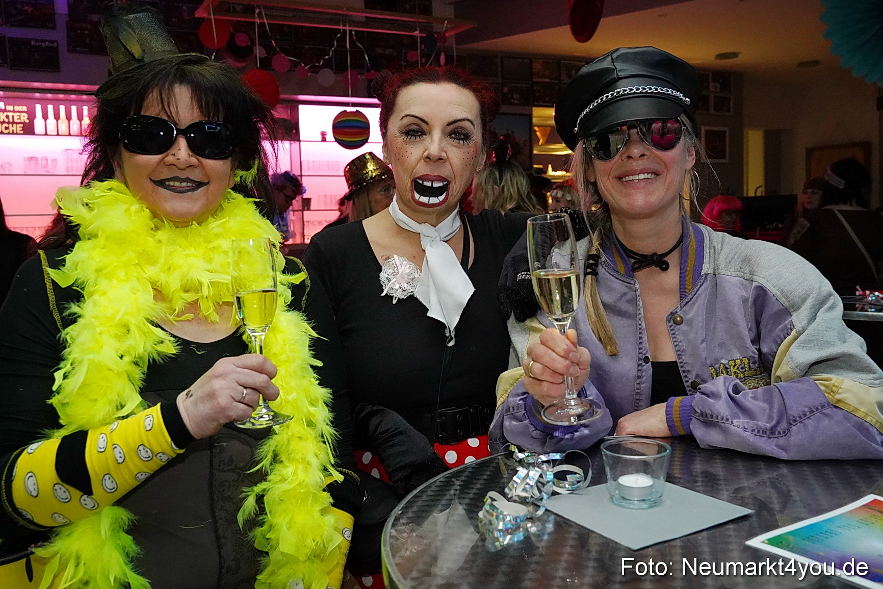 Weiberfasching Neumarkt 2023 0015