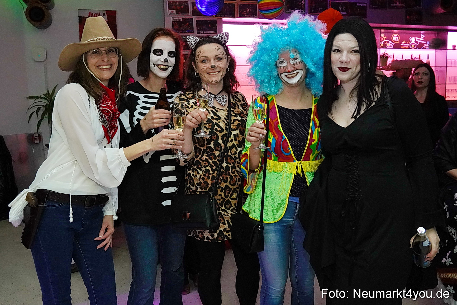 Weiberfasching Neumarkt 2023 0016