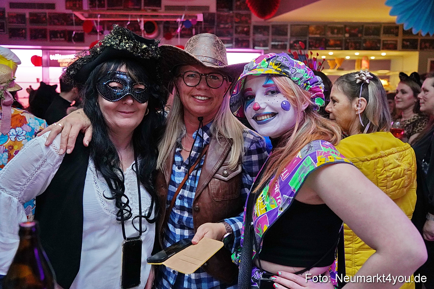 Weiberfasching Neumarkt 2023 0032