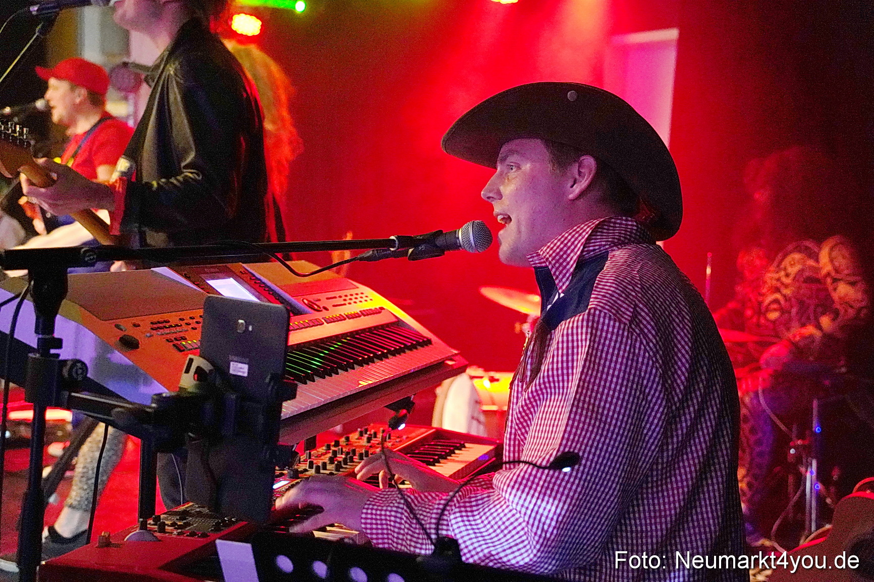 Weiberfasching Neumarkt 2023 0051