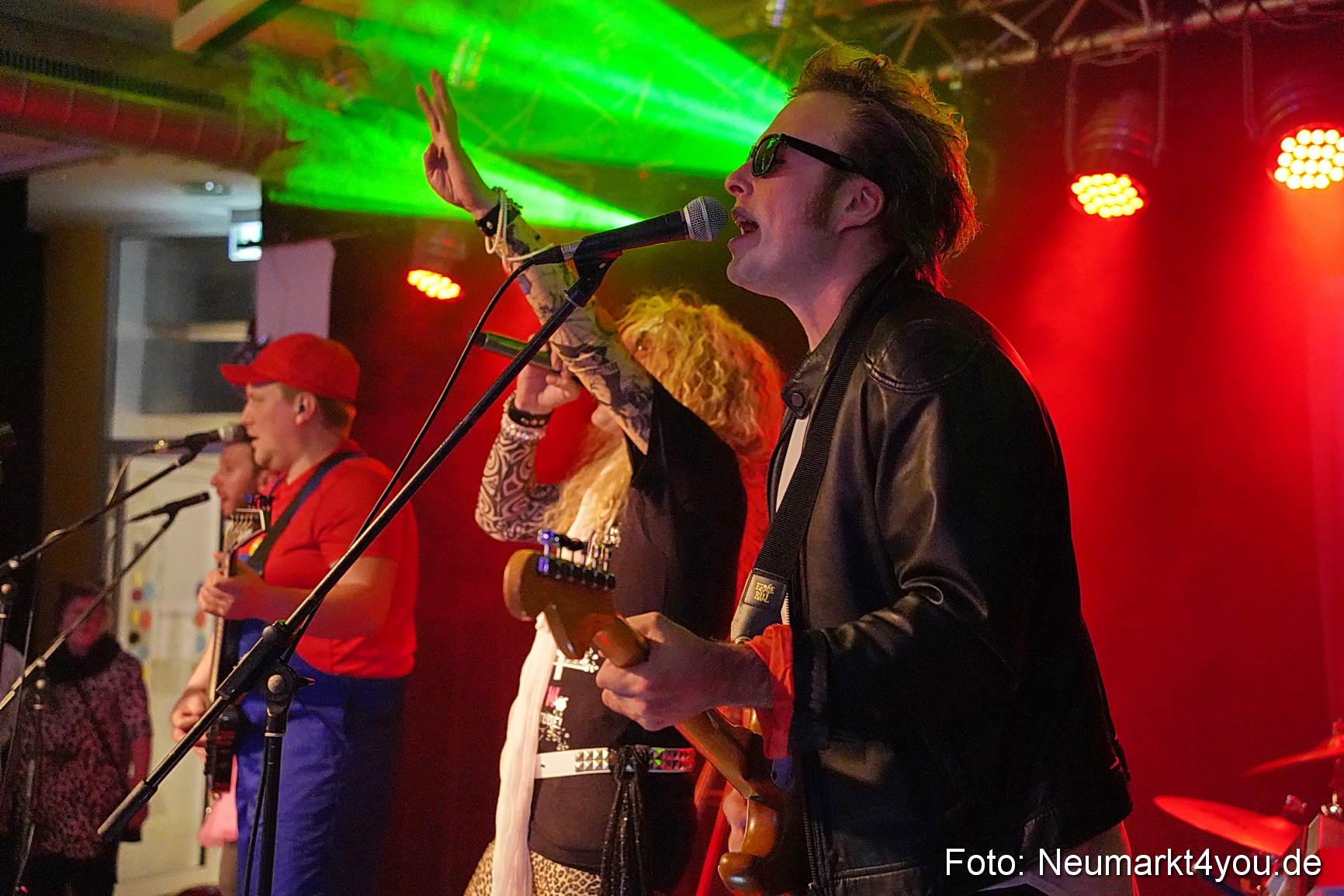 Weiberfasching Neumarkt 2023 0054