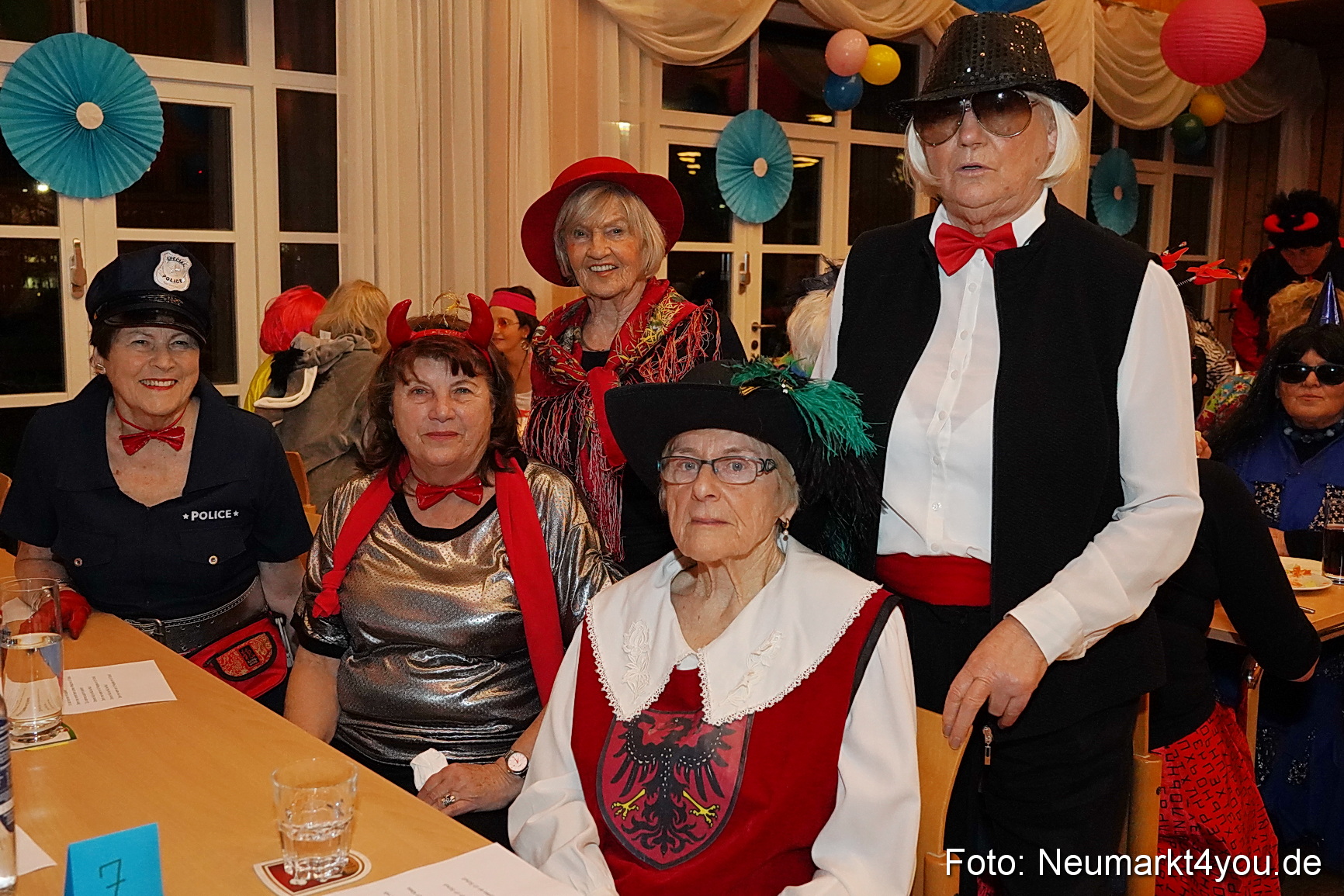 Weiberfasching Neumarkt 2023 0073