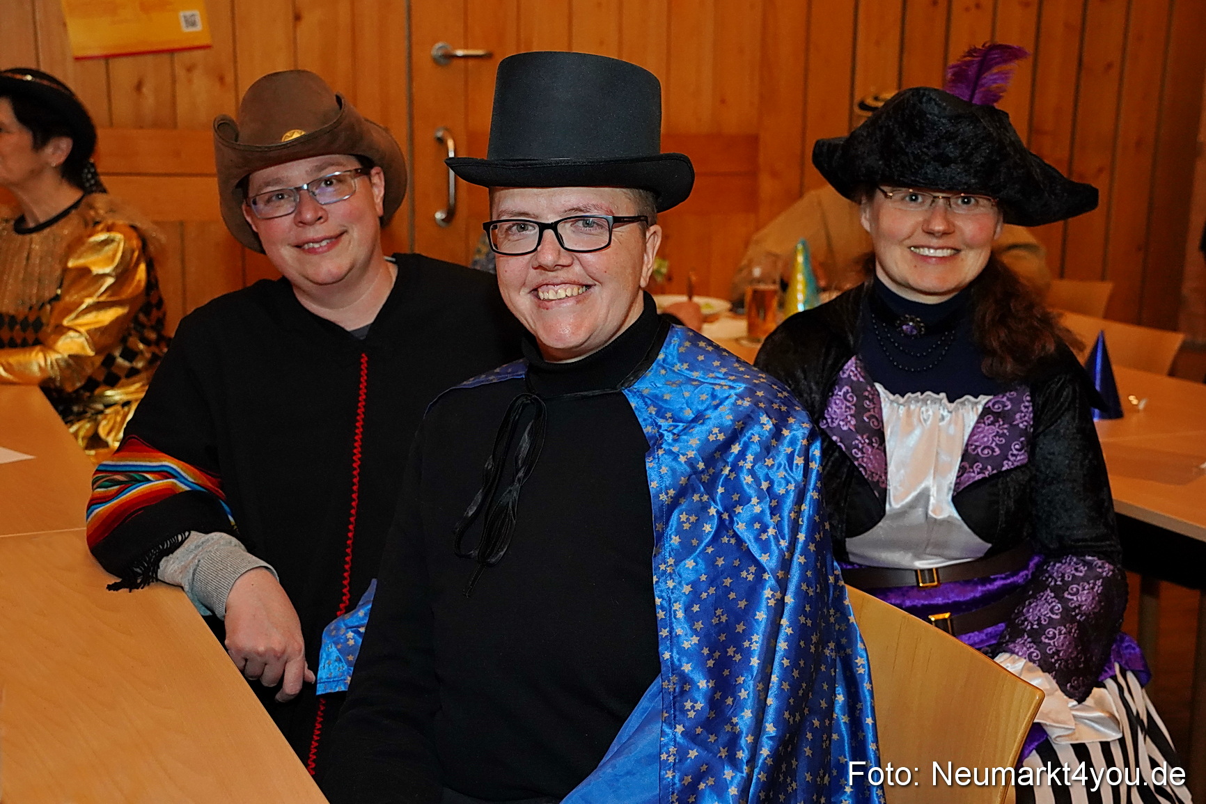 Weiberfasching Neumarkt 2023 0076