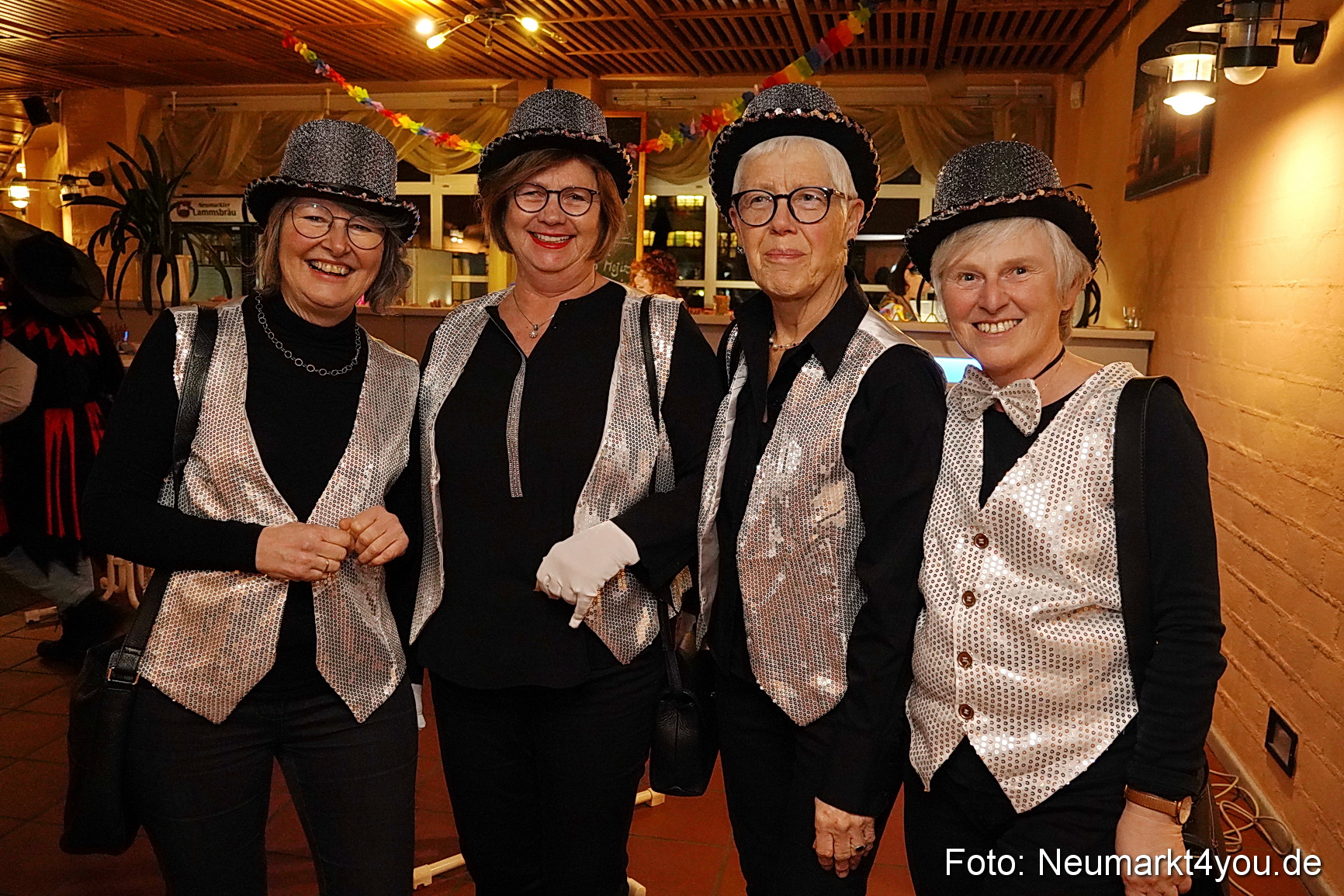 Weiberfasching Neumarkt 2023 0084