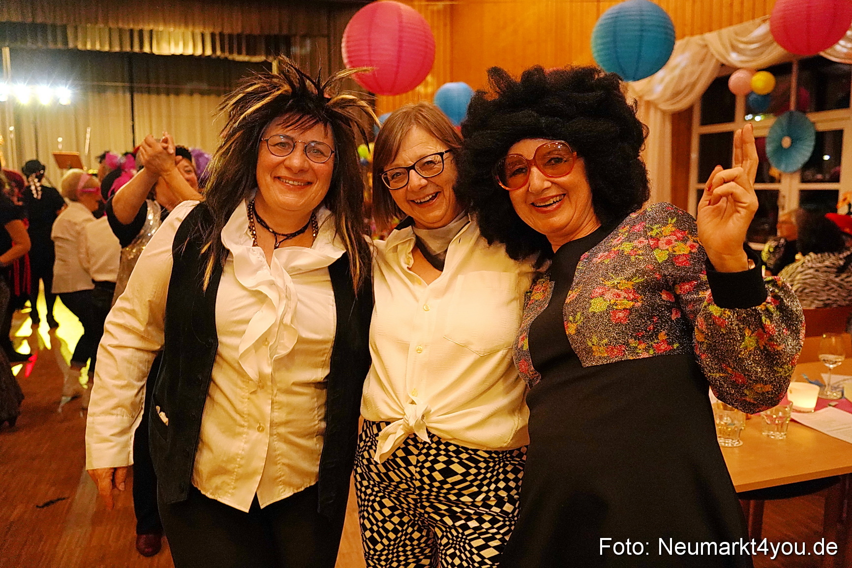 Weiberfasching Neumarkt 2023 0093