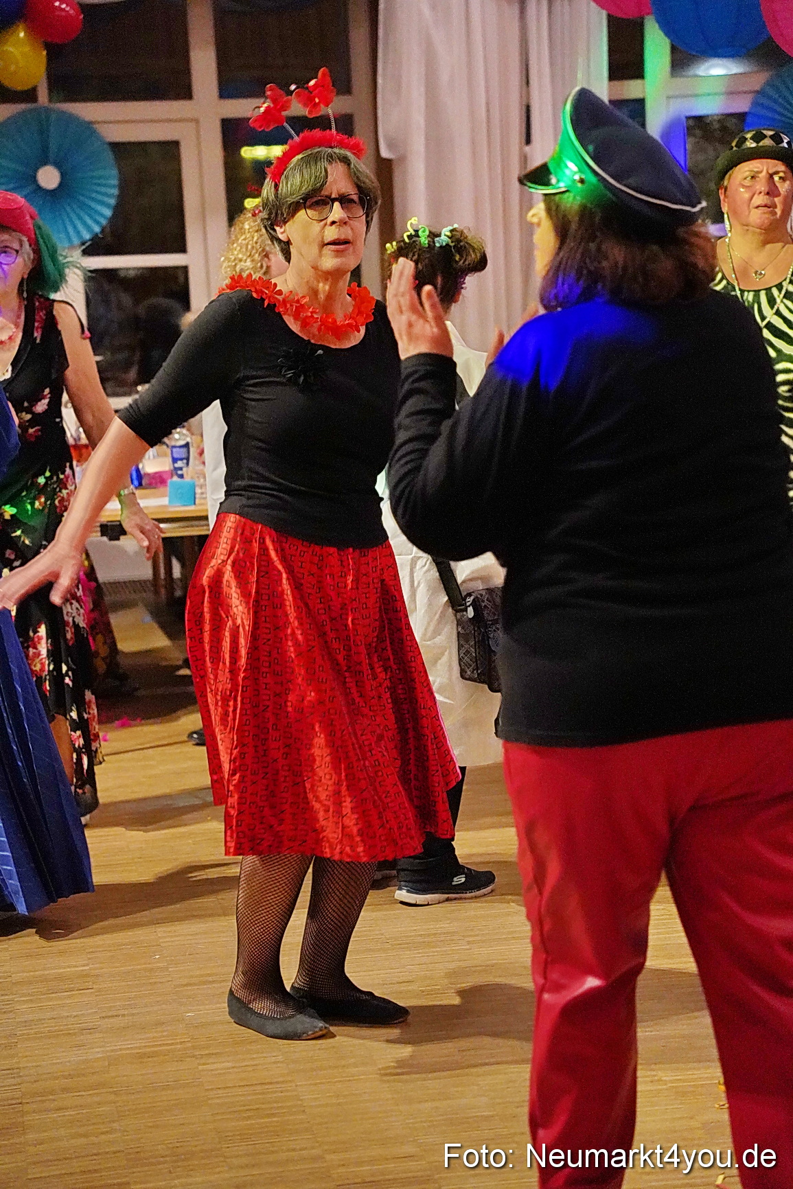 Weiberfasching Neumarkt 2023 0103