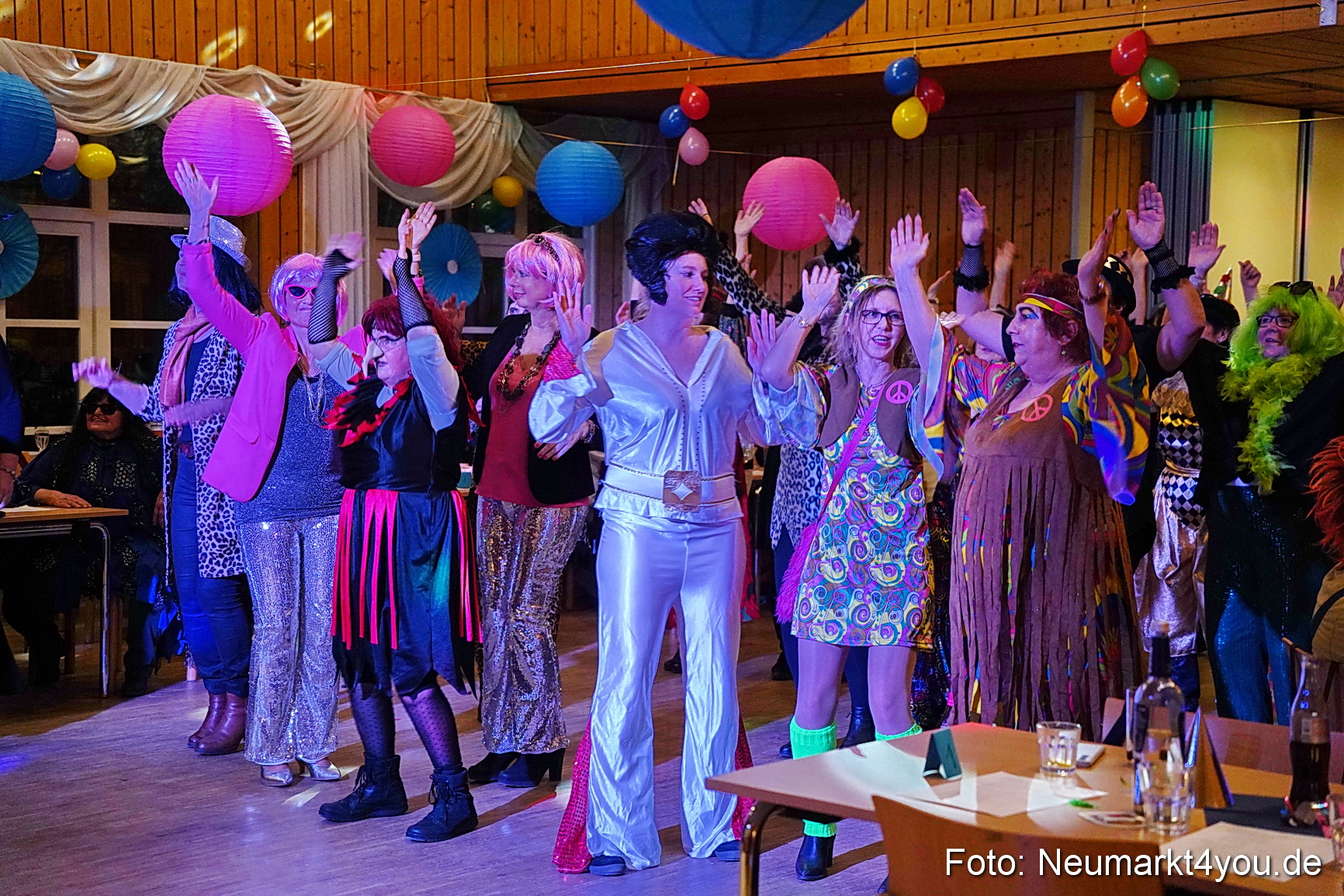 Weiberfasching Neumarkt 2023 0106