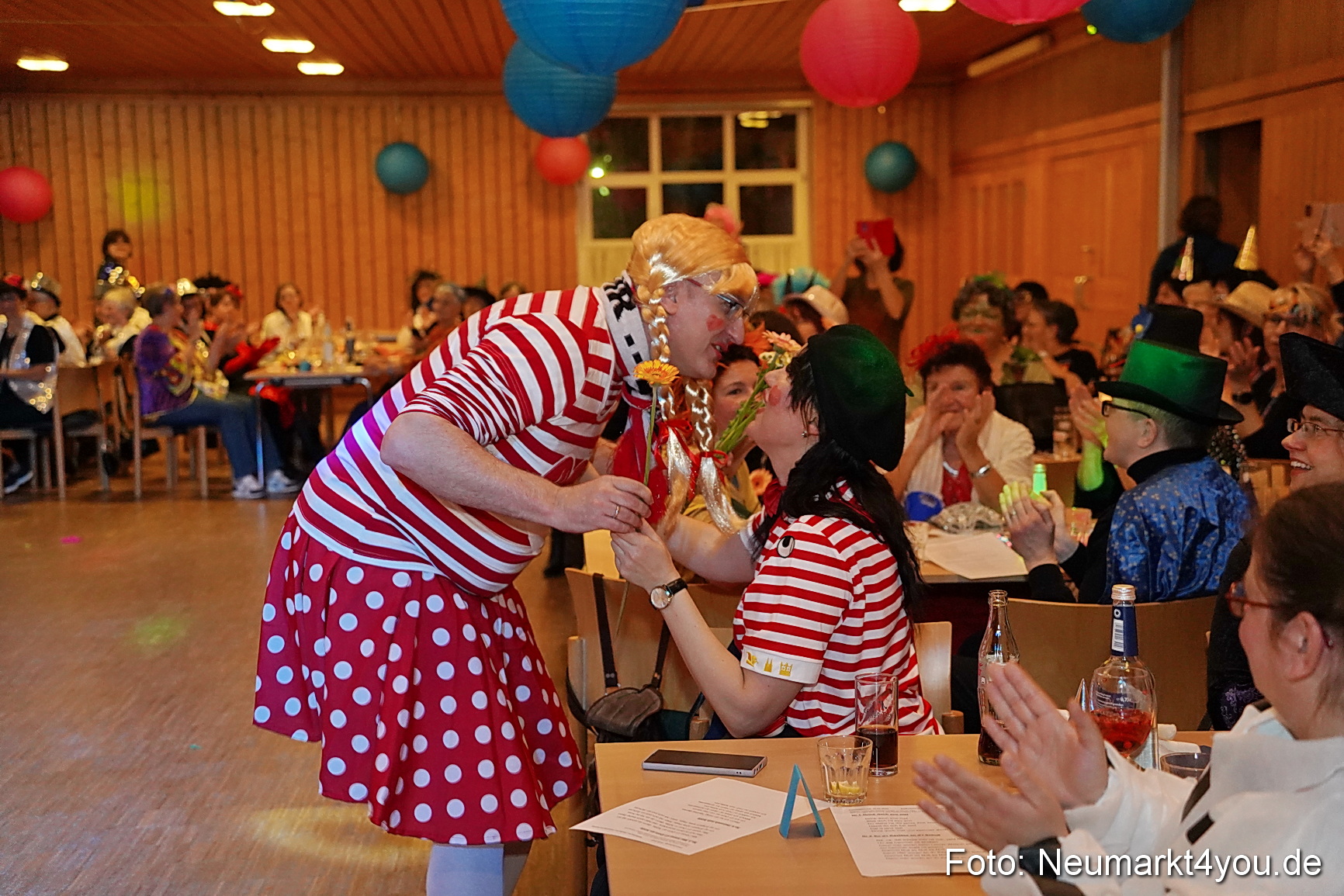 Weiberfasching Neumarkt 2023 0108