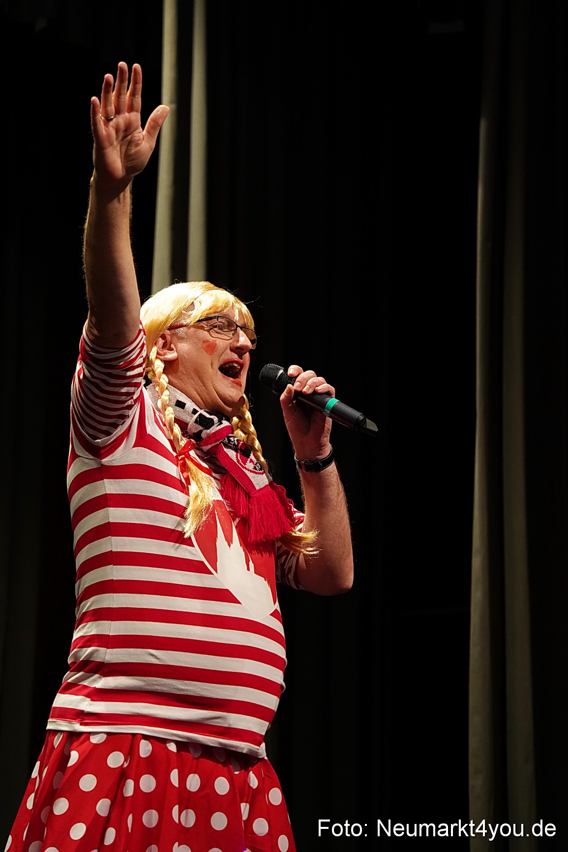 Weiberfasching Neumarkt 2023 0117