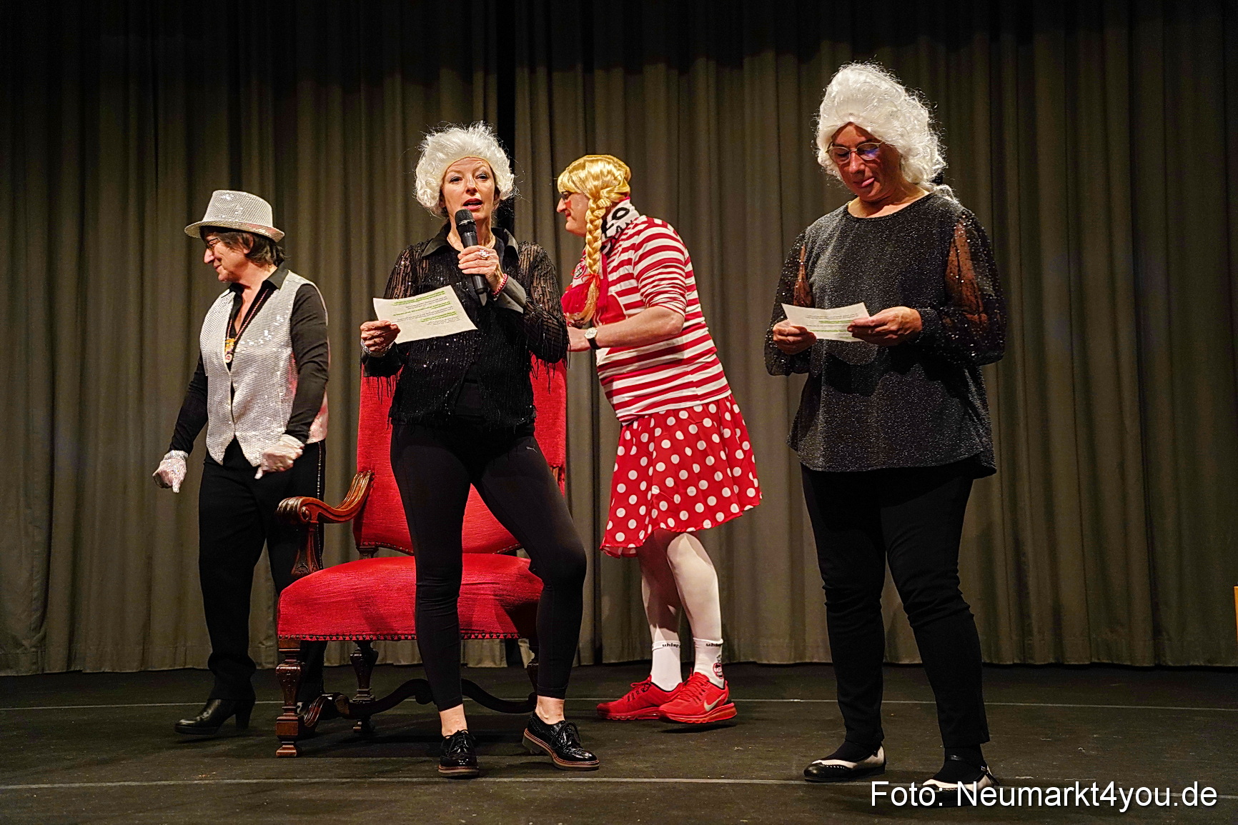 Weiberfasching Neumarkt 2023 0122