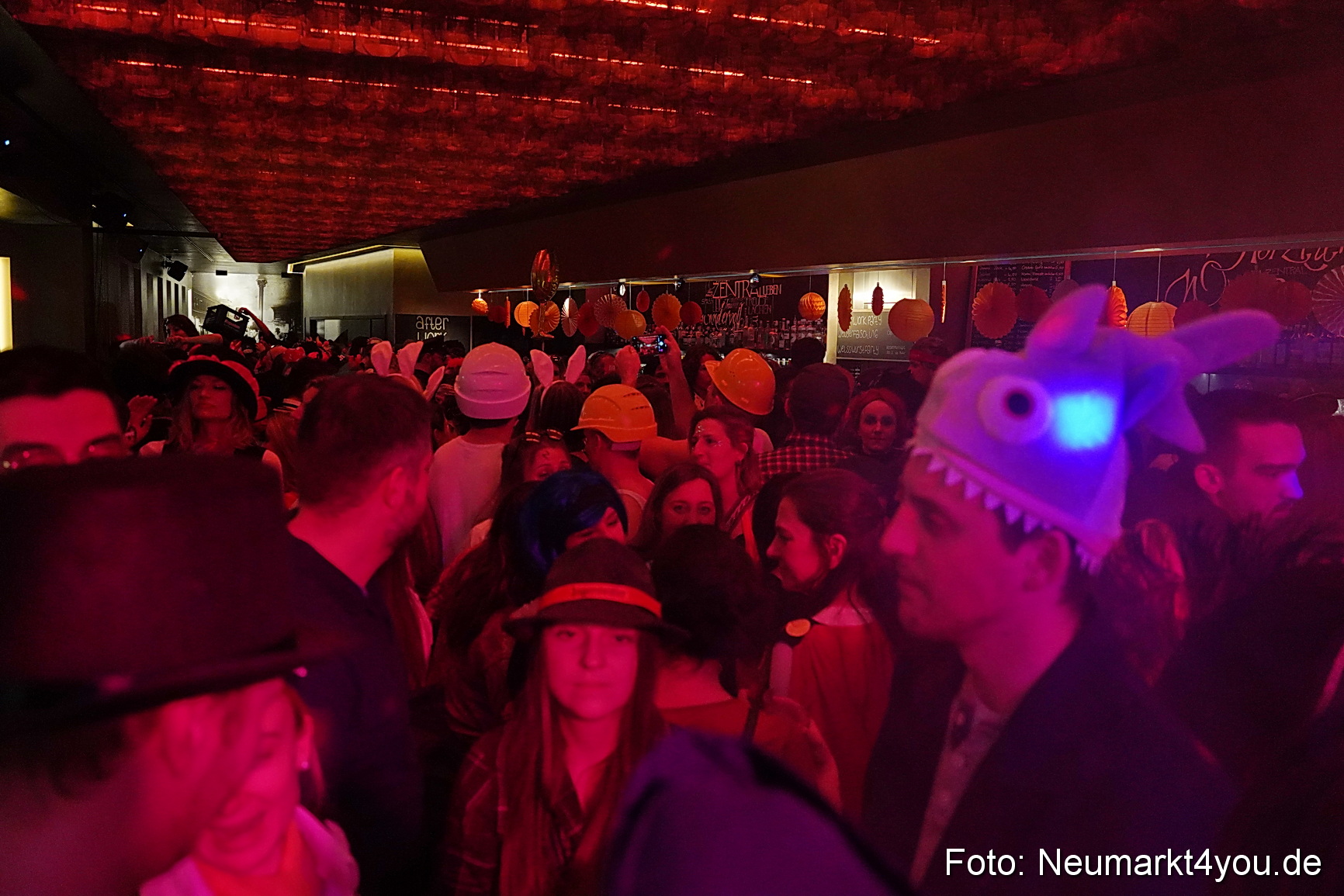 Weiberfasching Neumarkt 2023 0131