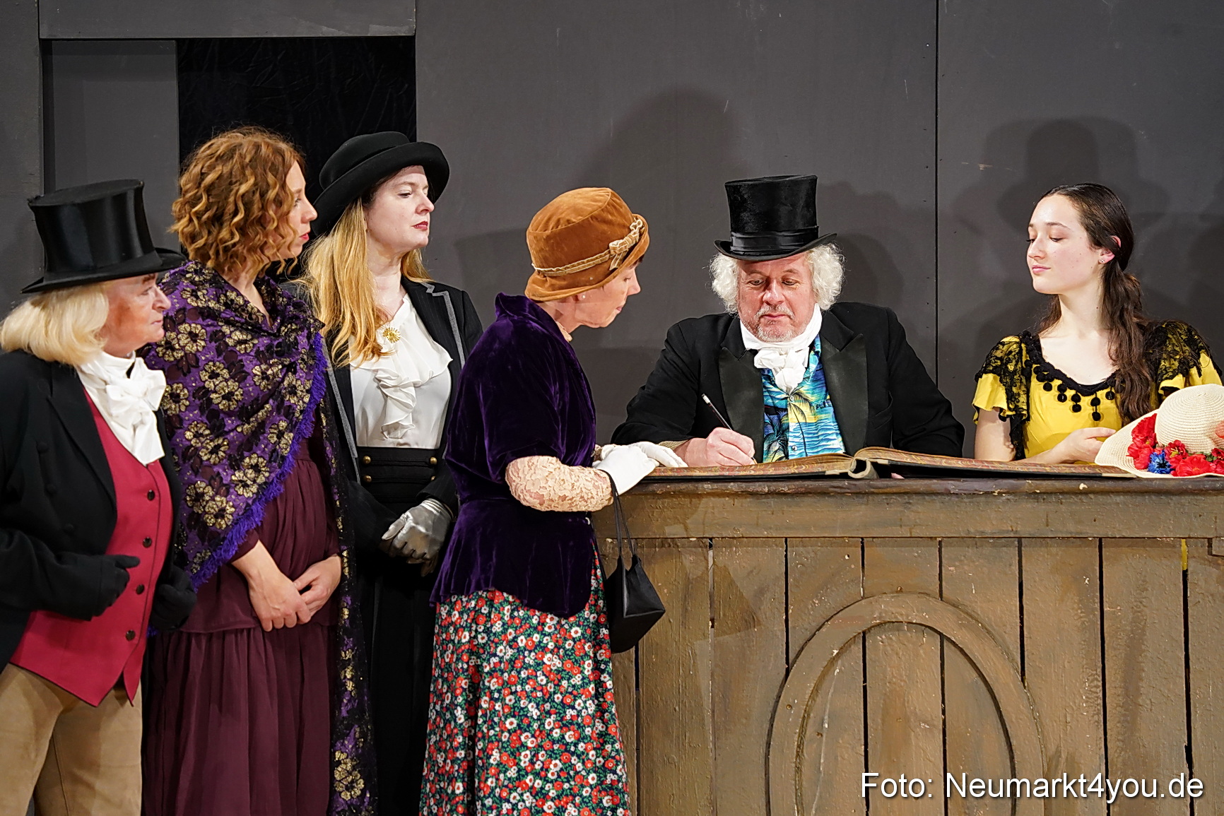 Der Florentinerhut Schloss Spiele Neumarkt 0002