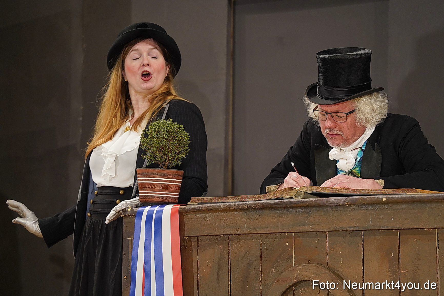 Der Florentinerhut Schloss Spiele Neumarkt 0047