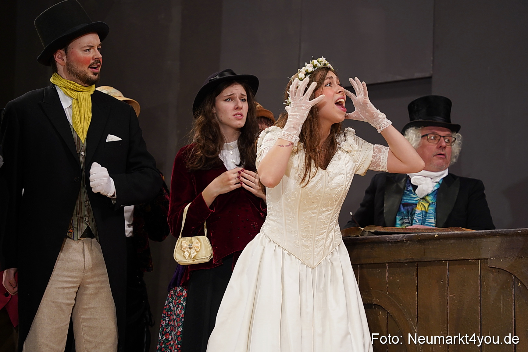 Der Florentinerhut Schloss Spiele Neumarkt 0049