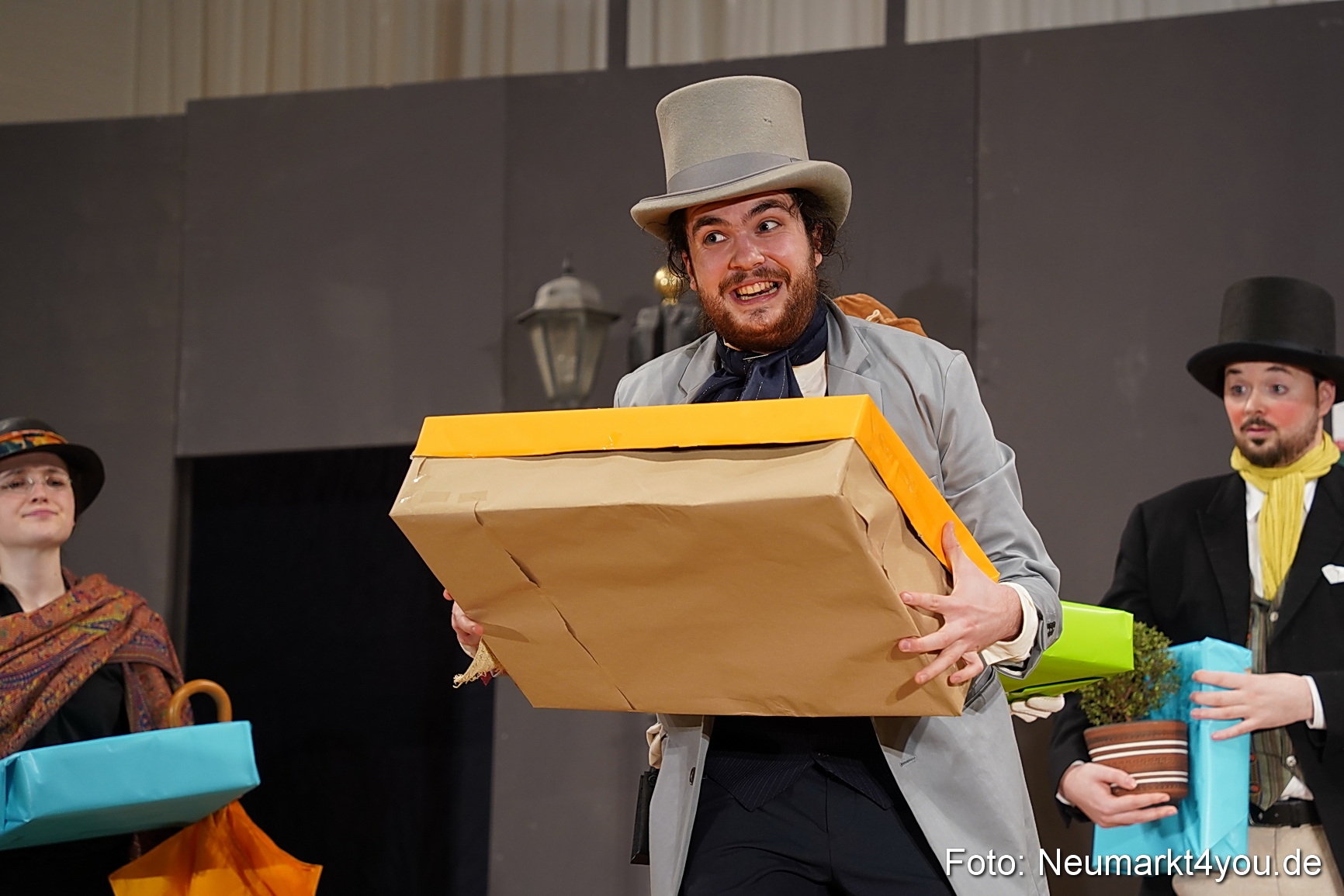 Der Florentinerhut Schloss Spiele Neumarkt 0120