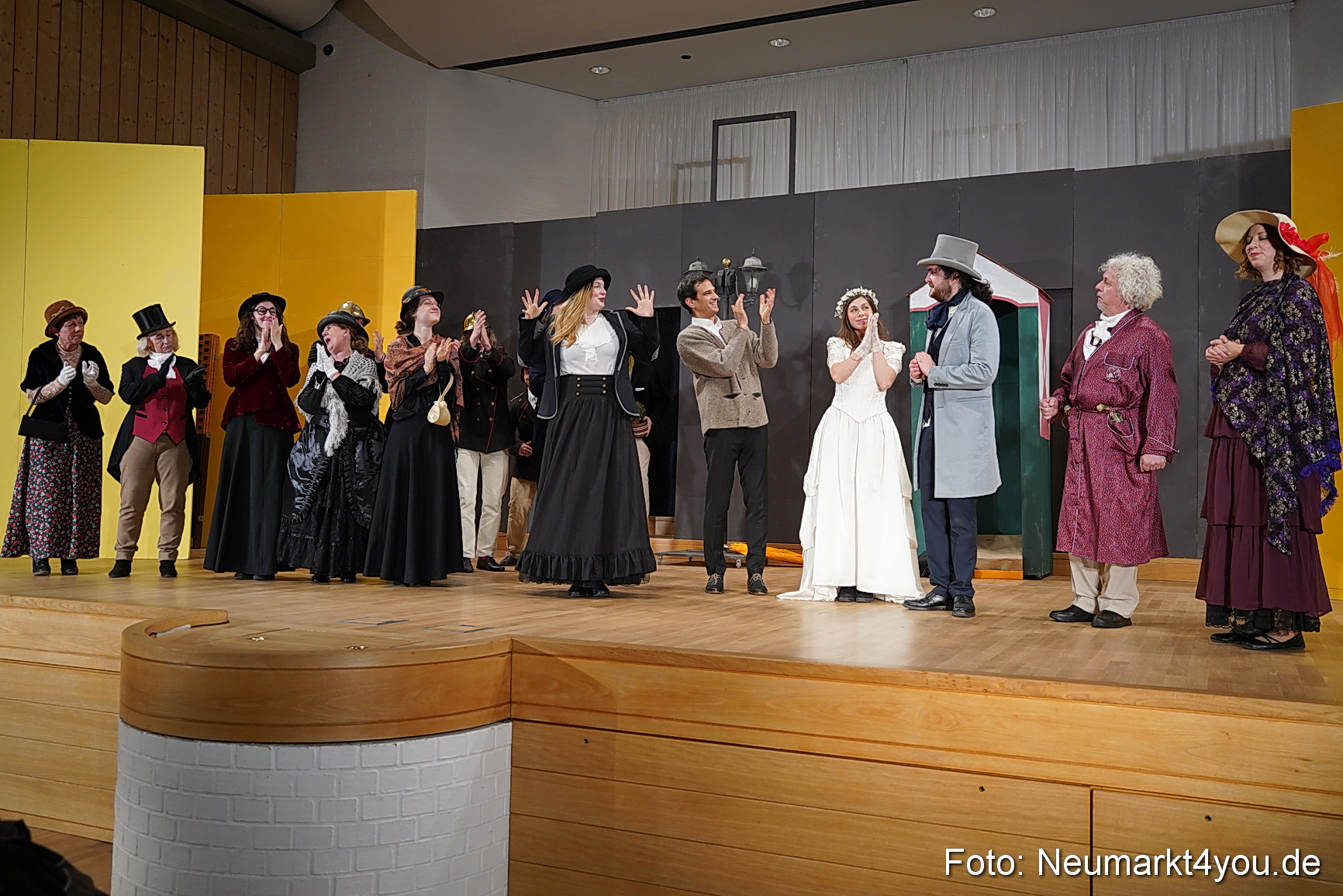 Der Florentinerhut Schloss Spiele Neumarkt 0130