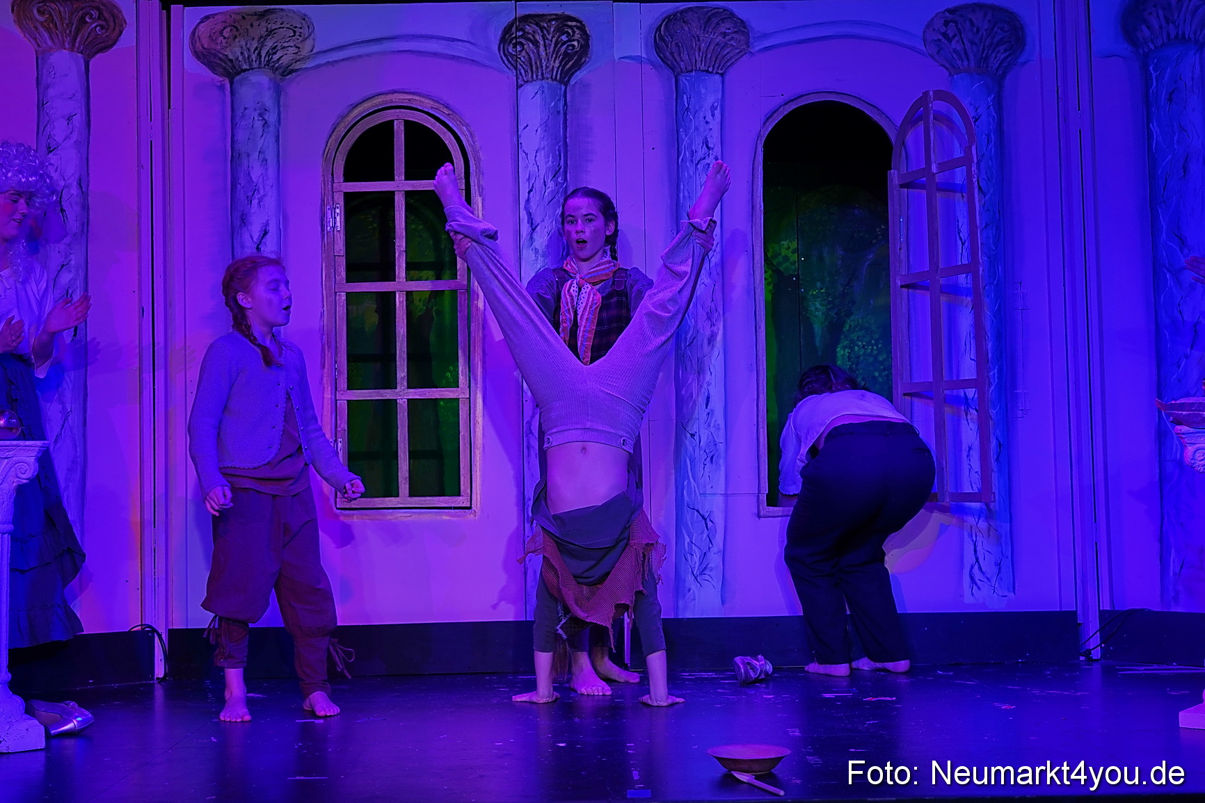 Der Teufel mit den goldenen Haaren 2024 0060