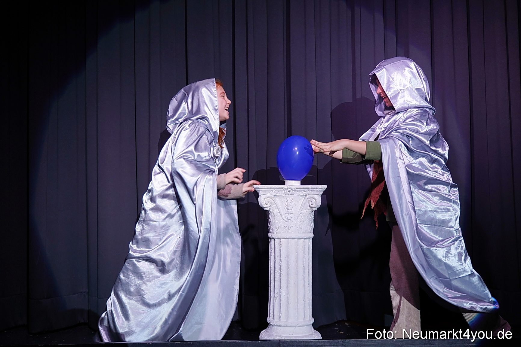 Der Teufel mit den goldenen Haaren 2024 0070