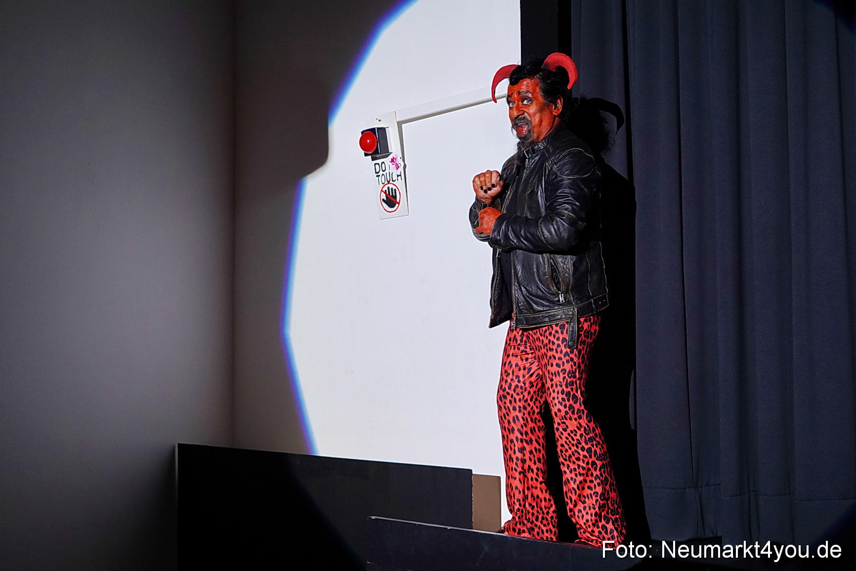 Der Teufel mit den goldenen Haaren 2024 0087