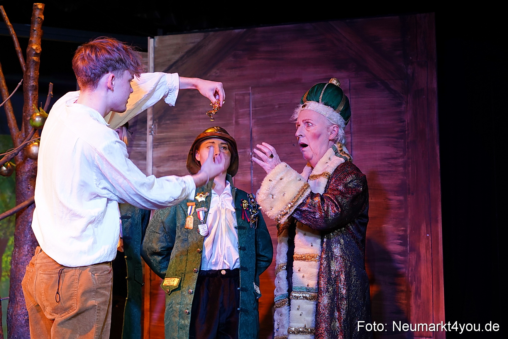 Der Teufel mit den goldenen Haaren 2024 0096