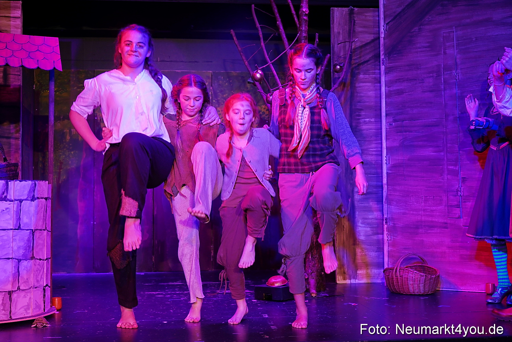 Der Teufel mit den goldenen Haaren 2024 0100