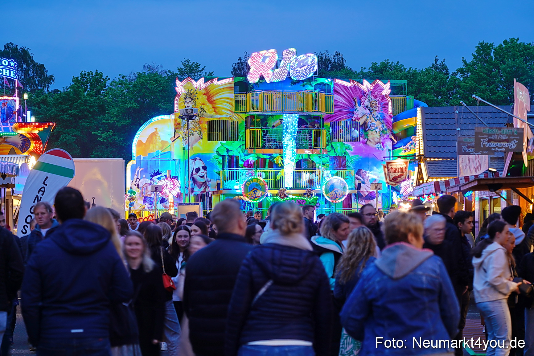 Eroeffnung Fruehlingsfest Neumarkt 2024 0052