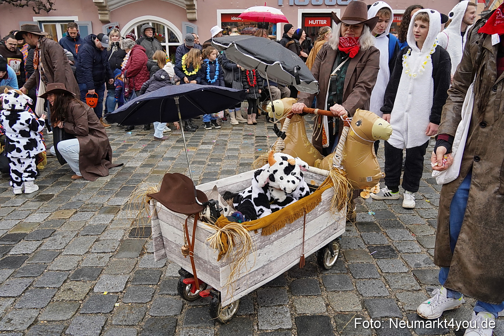 Faschingsumzug Berching 2024 0425